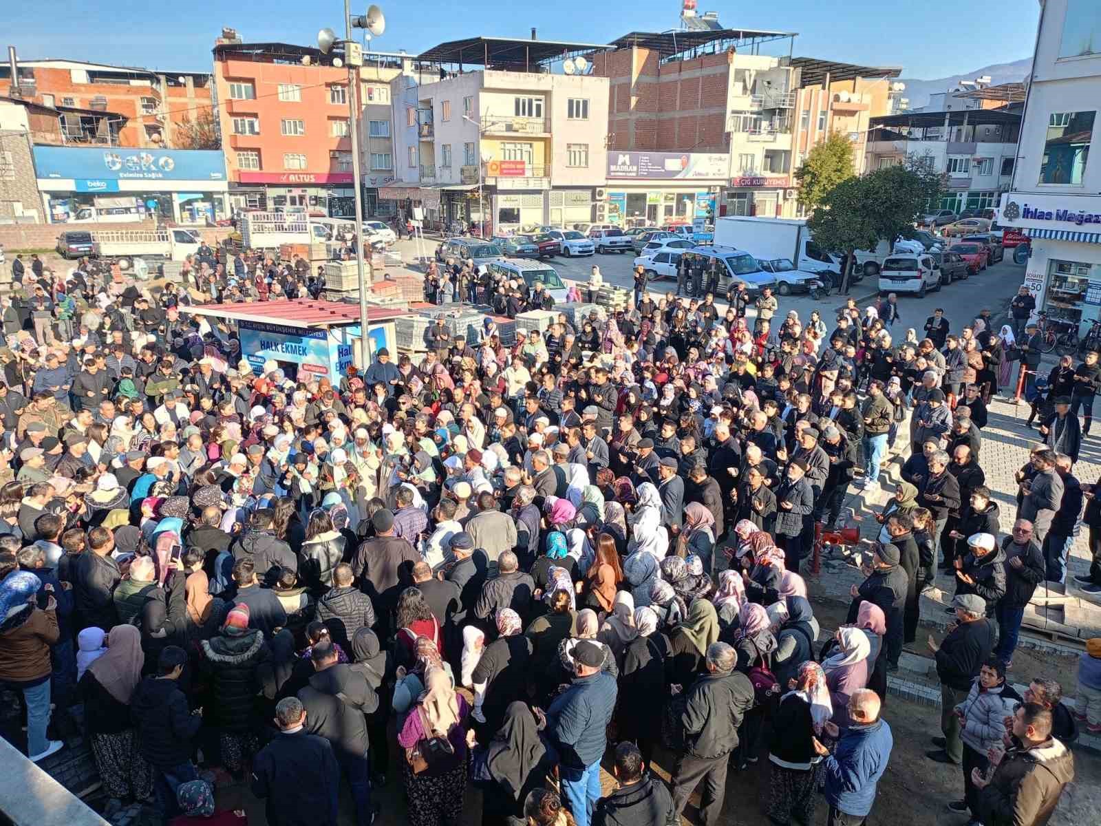 &Ccedil;ine&rsquo;den 2. umre kafilesi dualarla kutsal topraklara uğurlandı
