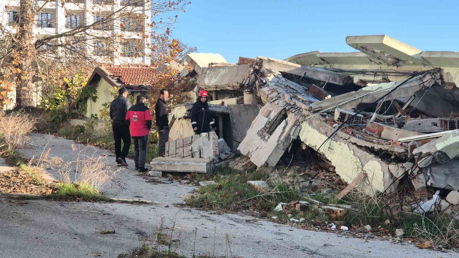 Enkazda yaralı aradılar: Tekirdağ&rsquo;da deprem tatbikatı
