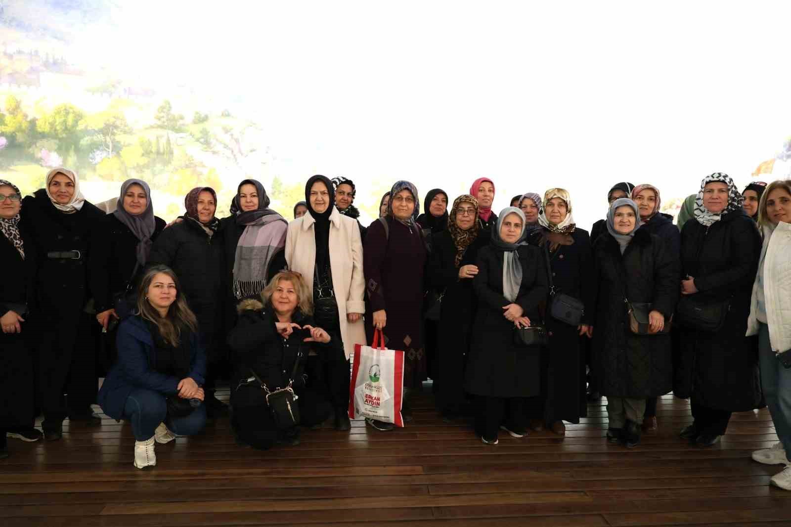 Osmangazi Belediyesi’nden kadınlara kültür gezisi