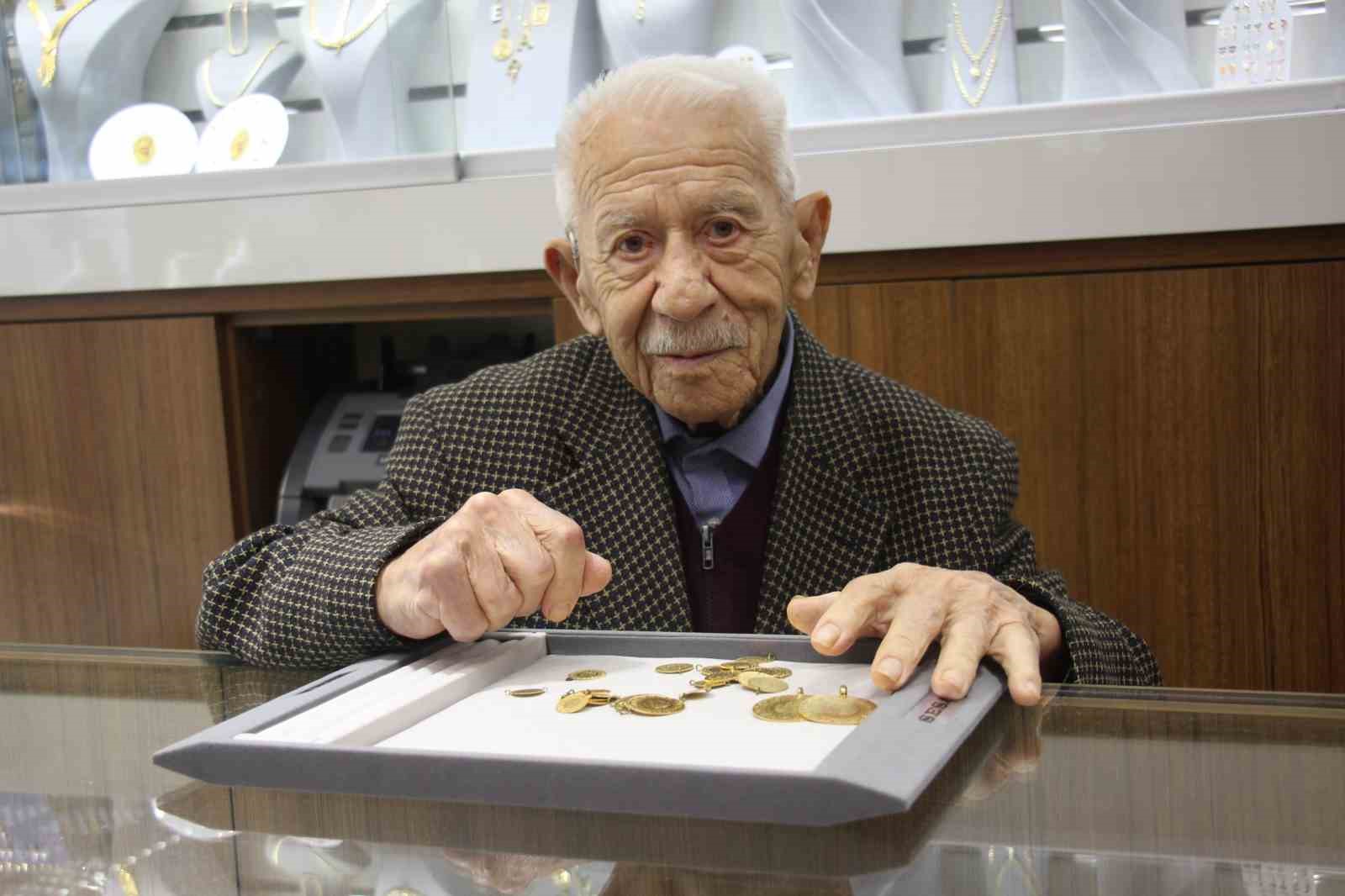 Aydınlı 90 yaşındaki sarraf Bezirgan: "Dürüstlük, iş hayatının altın anahtarıdır"