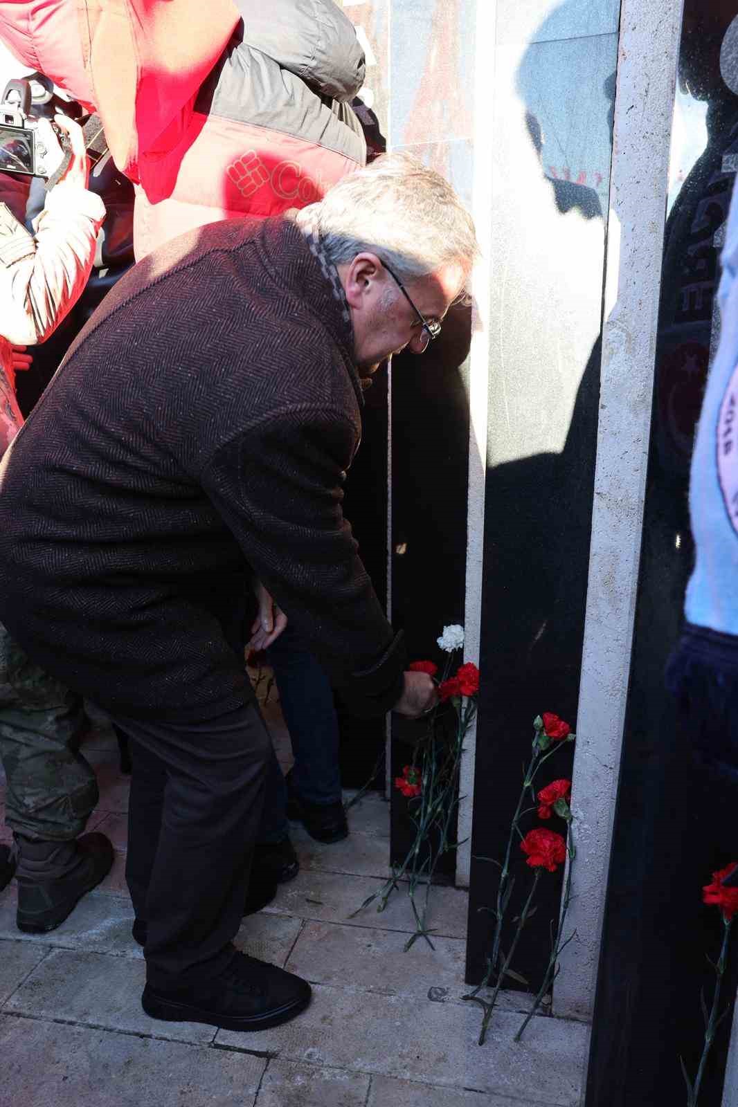 Başkan &Ouml;zdoğan, 17 Aralık Şehitlerini dualarla yad etti
