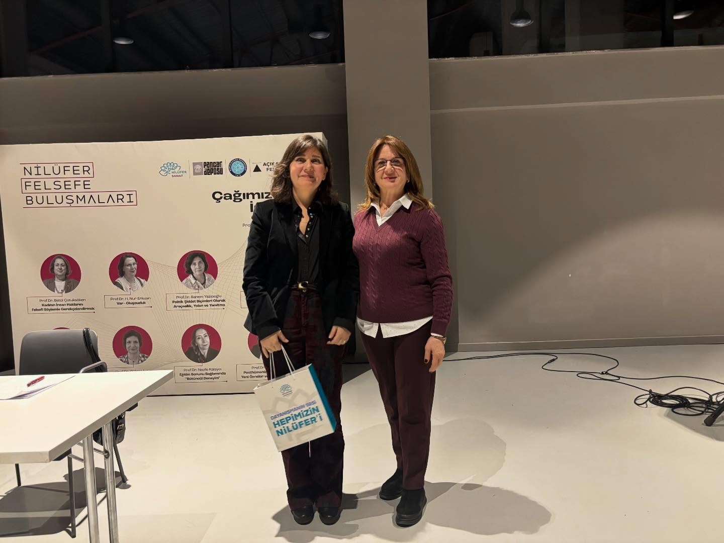 Nil&uuml;fer Felsefe Buluşmaları&rsquo;nda politik şiddet ele alındı
