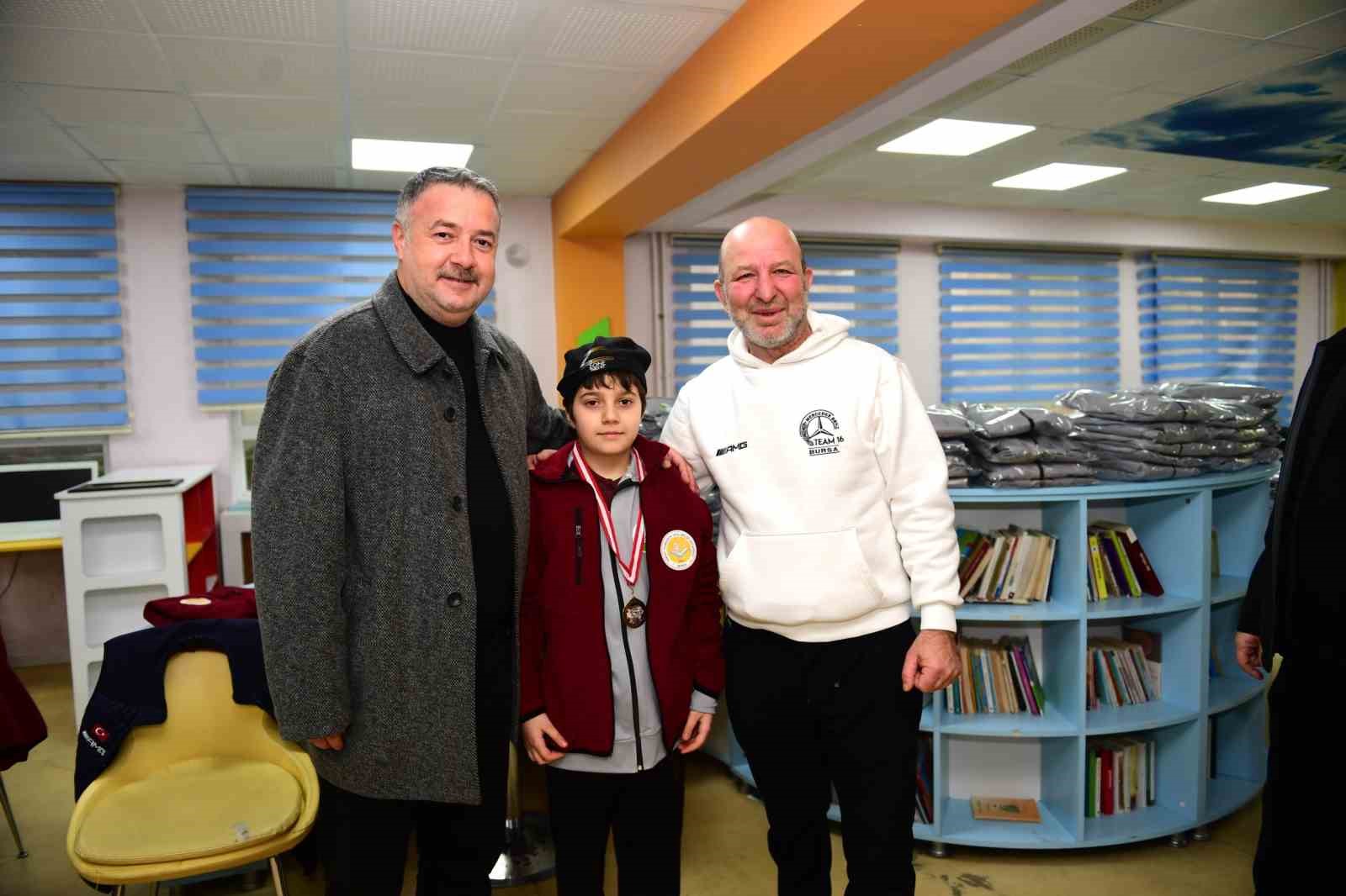 Osmangazi Belediyesi&rsquo;nden &ccedil;ocukların i&ccedil;lerini ısıtan dayanışma
