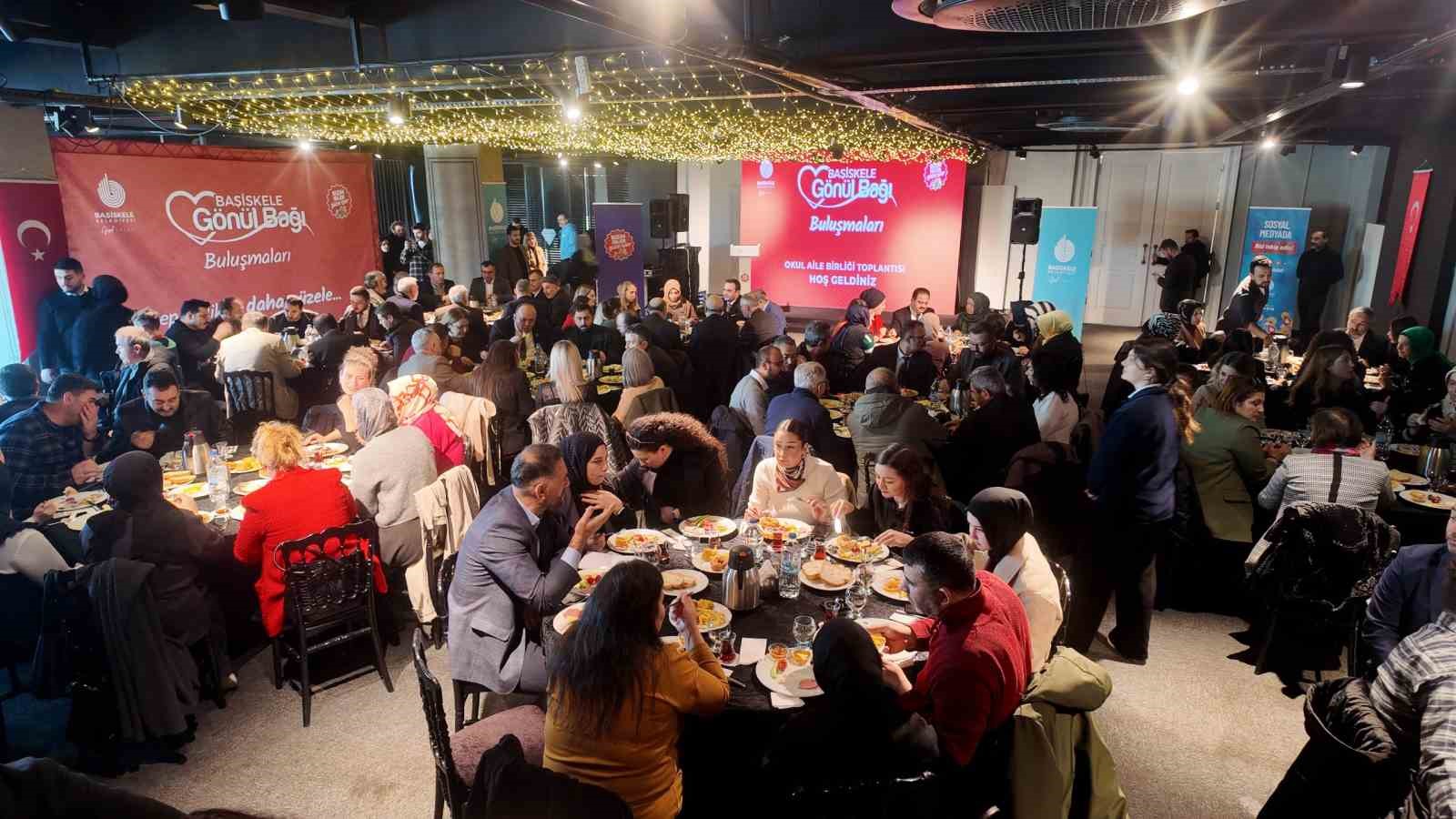 Başiskele&rsquo;de eğitim camiası "G&ouml;n&uuml;l Bağı" buluşmasında bir araya geldi
