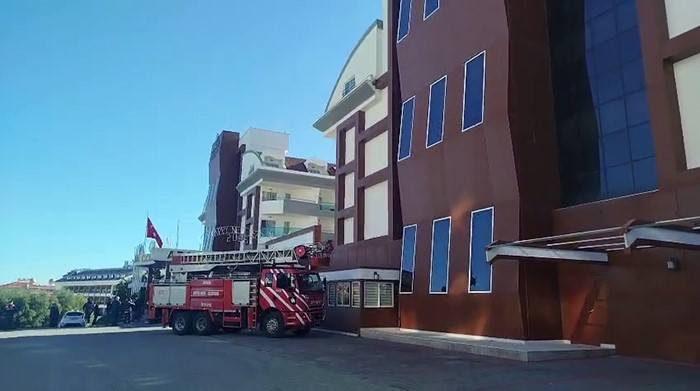 Antalya’da 5 yıldızlı oteldeki yangın korkuttu