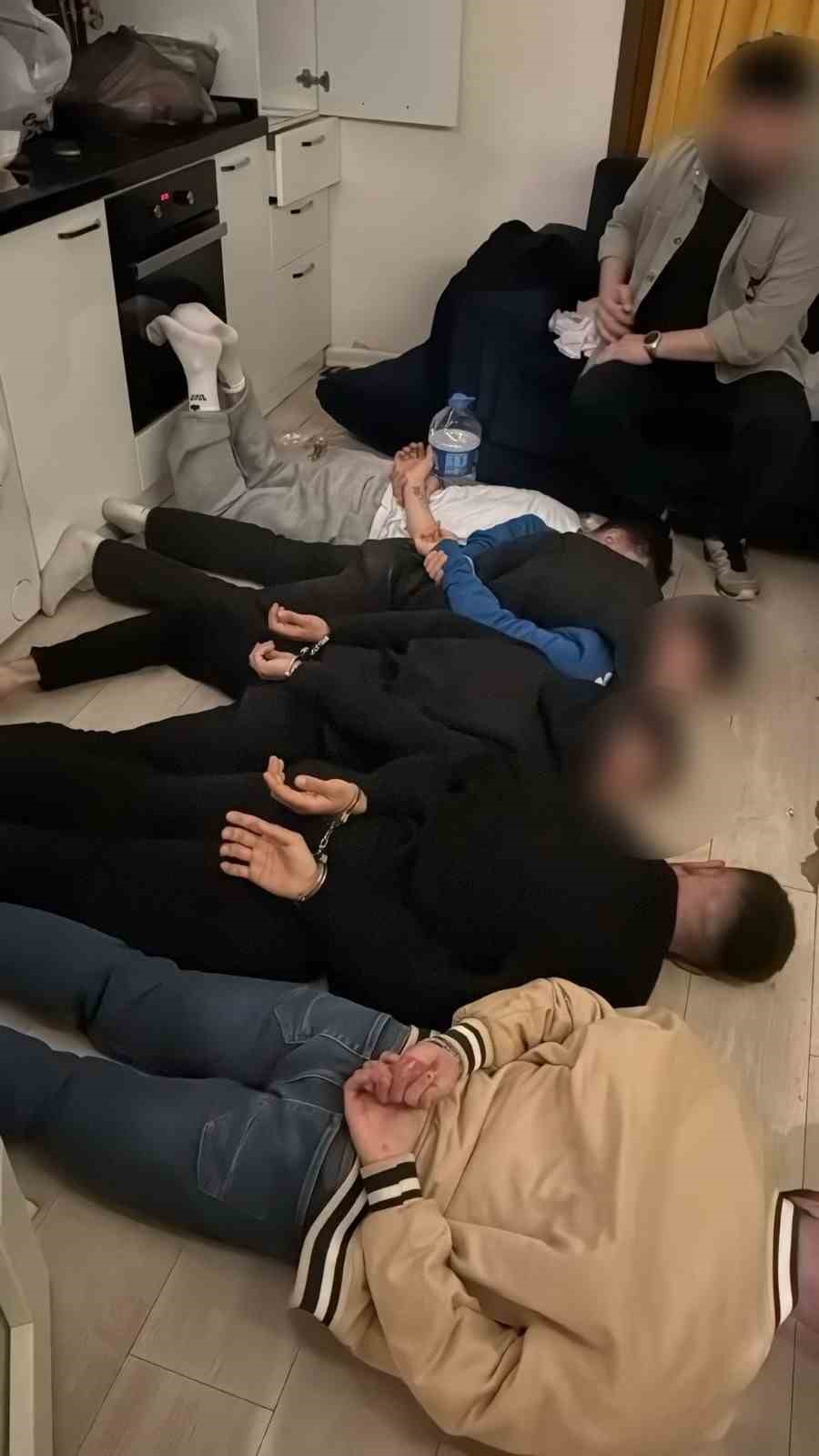 İstanbul’da yeni nesil suç örgütüne 4 ayrı operasyon: 25 gözaltı, kadın tetikçiler de yakalandı
