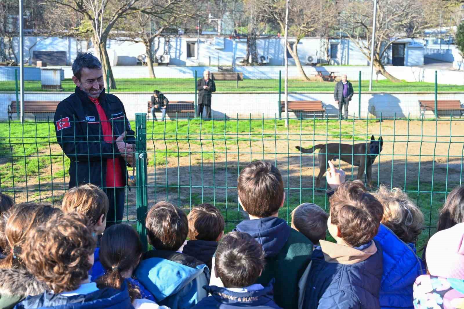 Beşiktaş Belediyesi minik &ouml;ğrencilere afet bilinci eğitimi verdi
