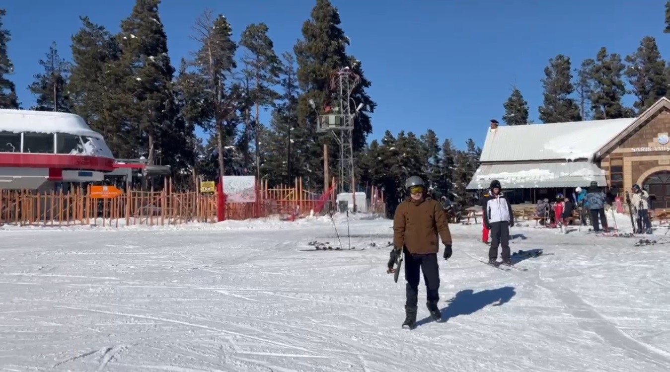 Kristal karlar diyarı Sarıkamış&rsquo;ta kayak heyecanı başladı
