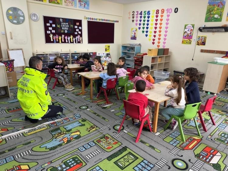 Jandarma ve emniyetten trafik bilinci çalışması