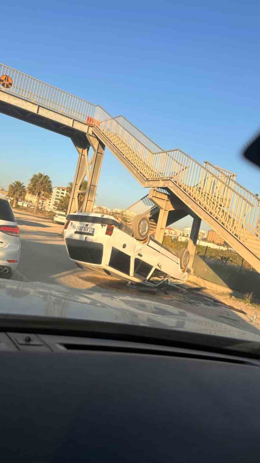 Takla atarak hurdaya d&ouml;nen Tofaş&rsquo;ın s&uuml;r&uuml;c&uuml;s&uuml; yaralandı
