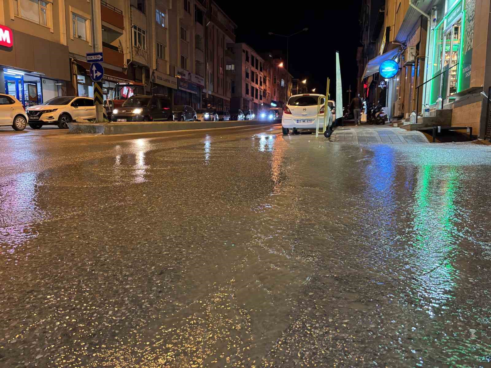 Edirne&rsquo;de su borularındaki patlaklar vatandaşın tepkisini &ccedil;ekiyor
