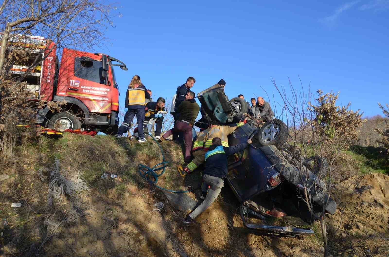 Şarampole uçan otomobilin sürücüsü yaralandı