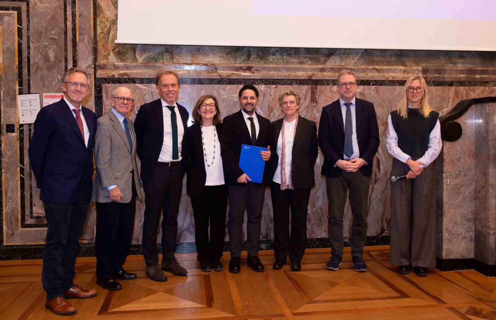 Albert Einstein’ın mezun olduğu Zürih Üniversitesi’nden Dr. Humayun Kakar’a büyük onur