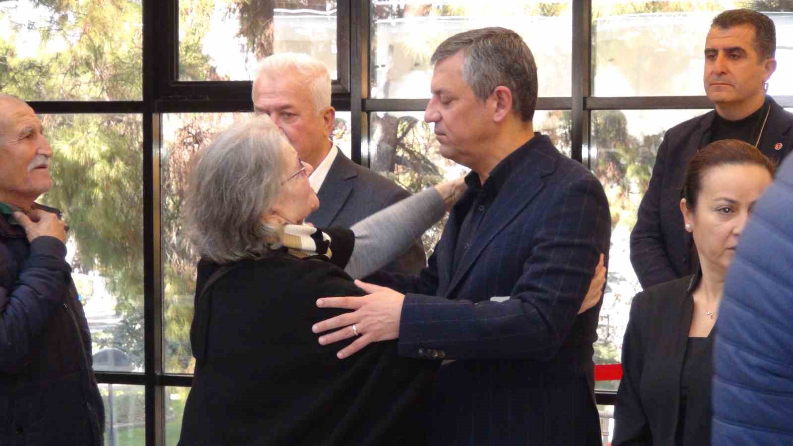 Özgür Özel, Gülşah Durbay’ın 3. gün taziyesine katıldı