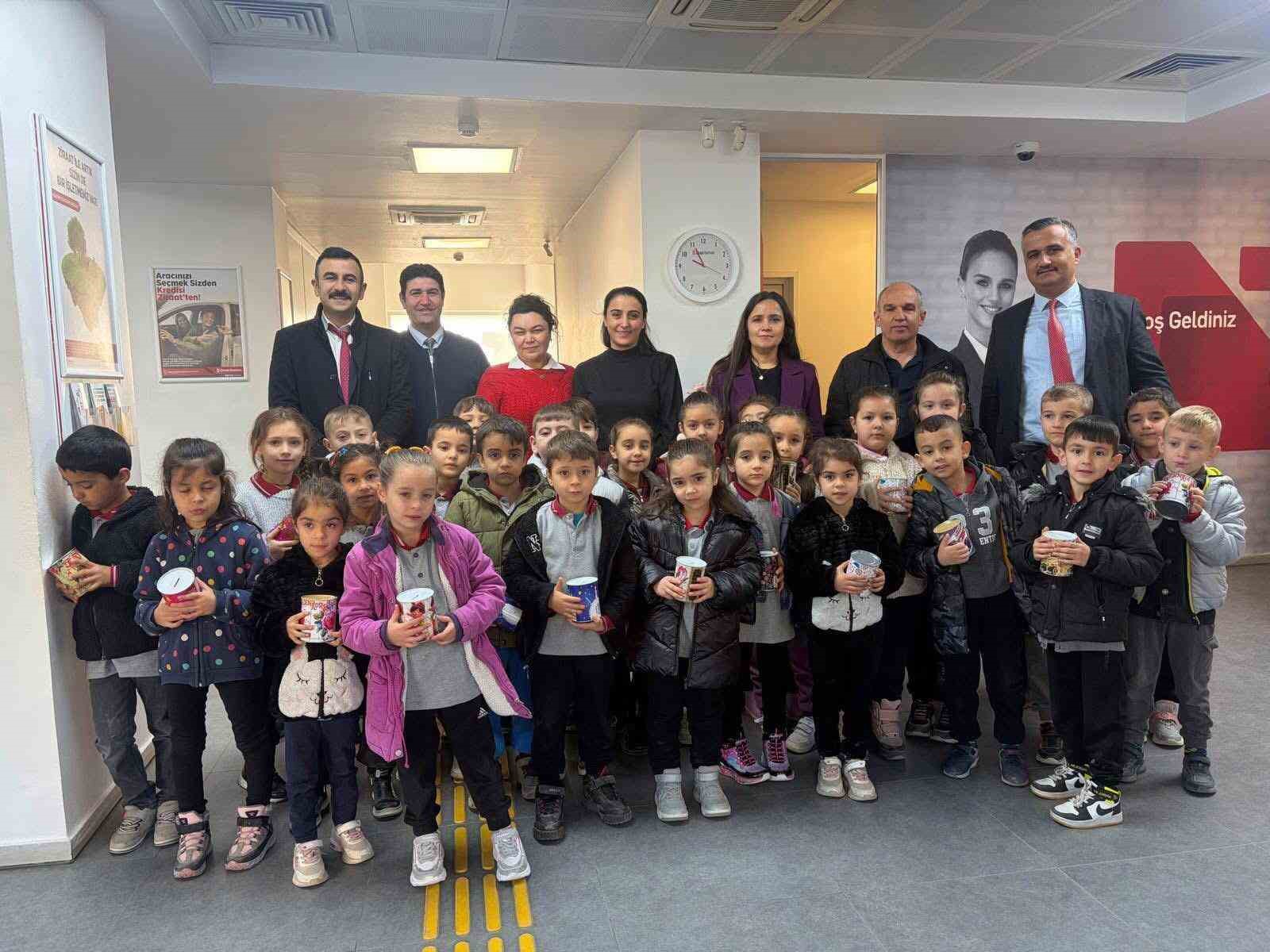 Ana sınıfı öğrencileri bankada tasarrufla tanıştı