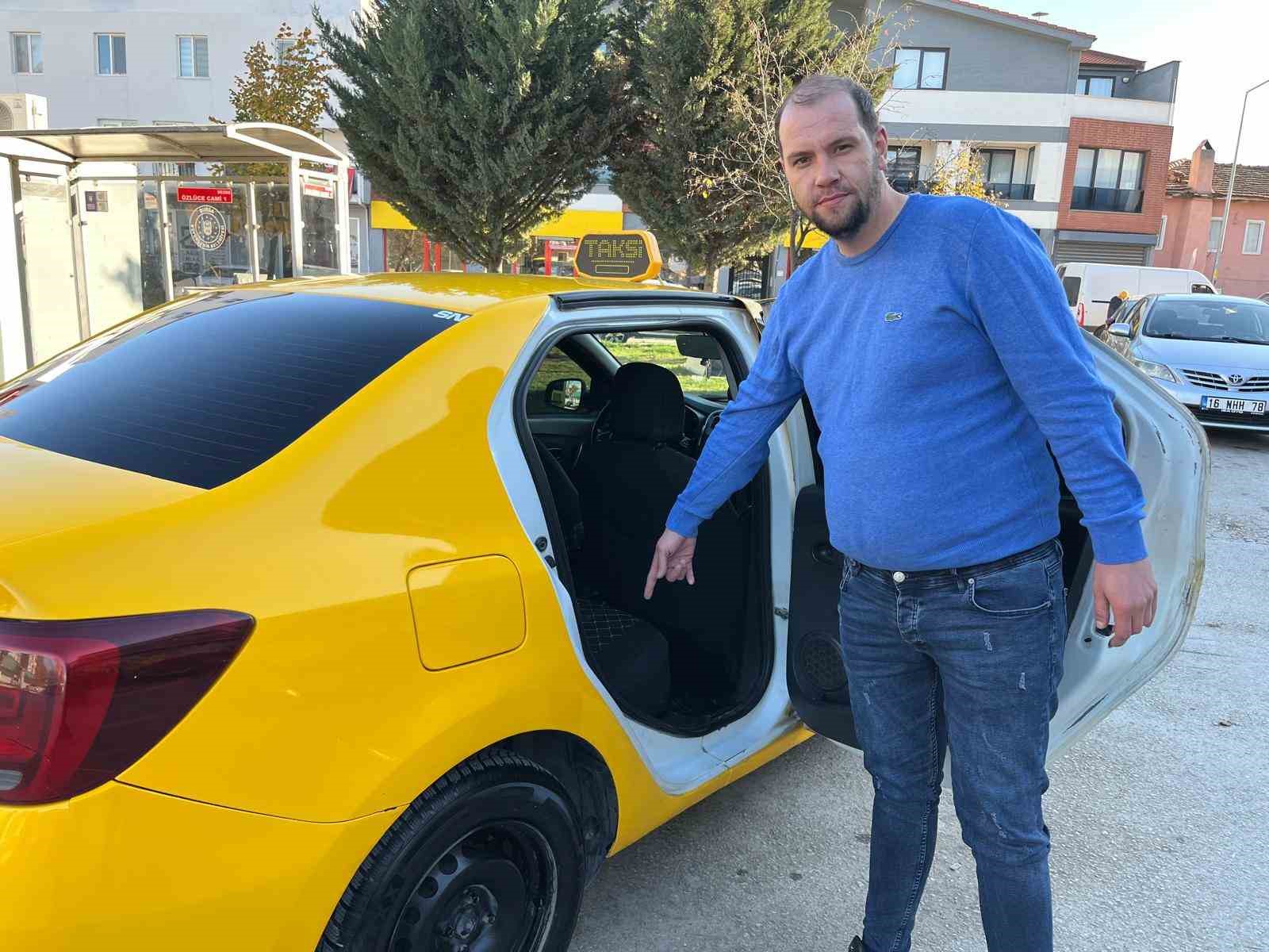 Bursalı taksici yaşlı çiftin araçta unuttuğu 5500 Euro’yu teslim etti