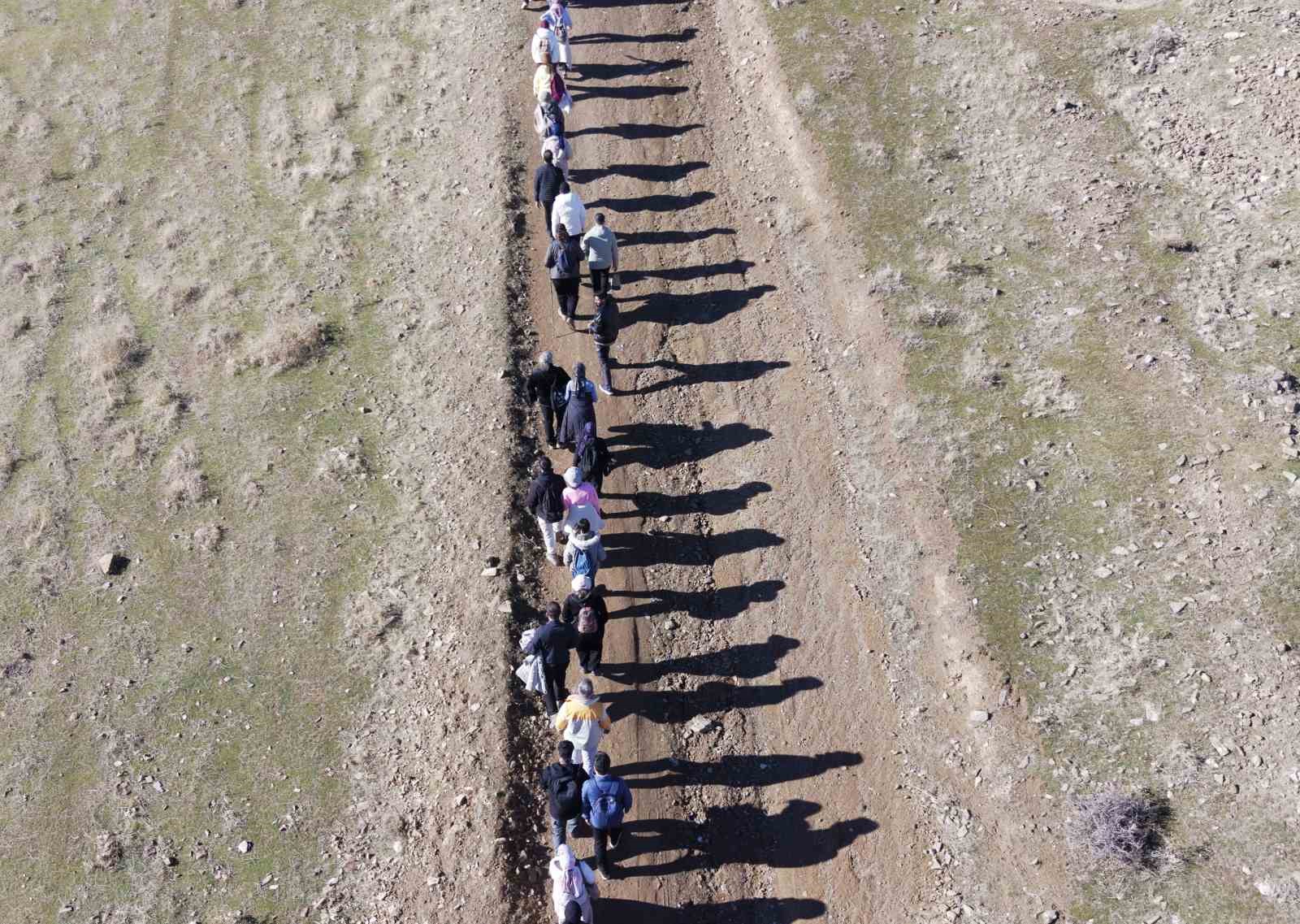 Muş’ta "Adımlarla Keşfet" projesi kapsamında doğa yürüyüşü