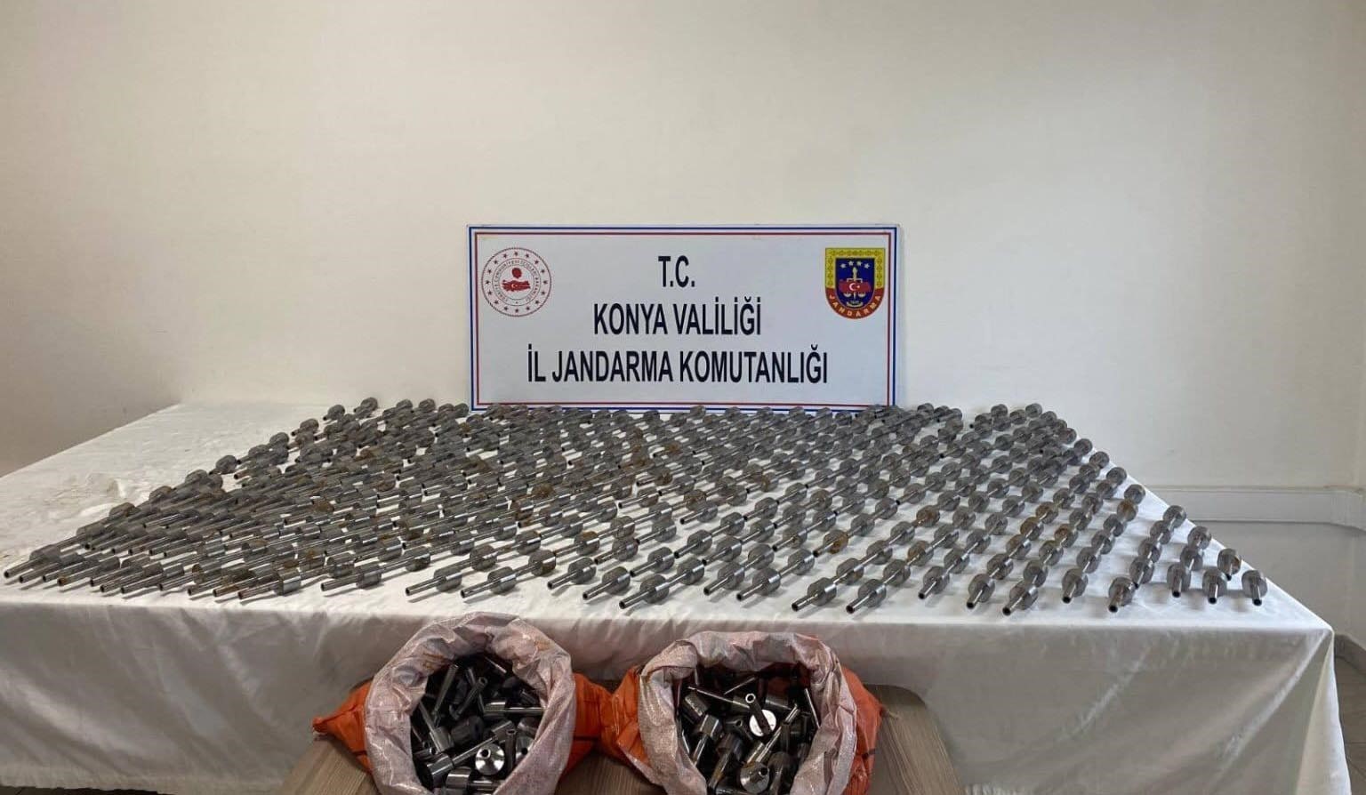 Jandarma ekipleri 586 adet tabanca namlusu ele geçirdi