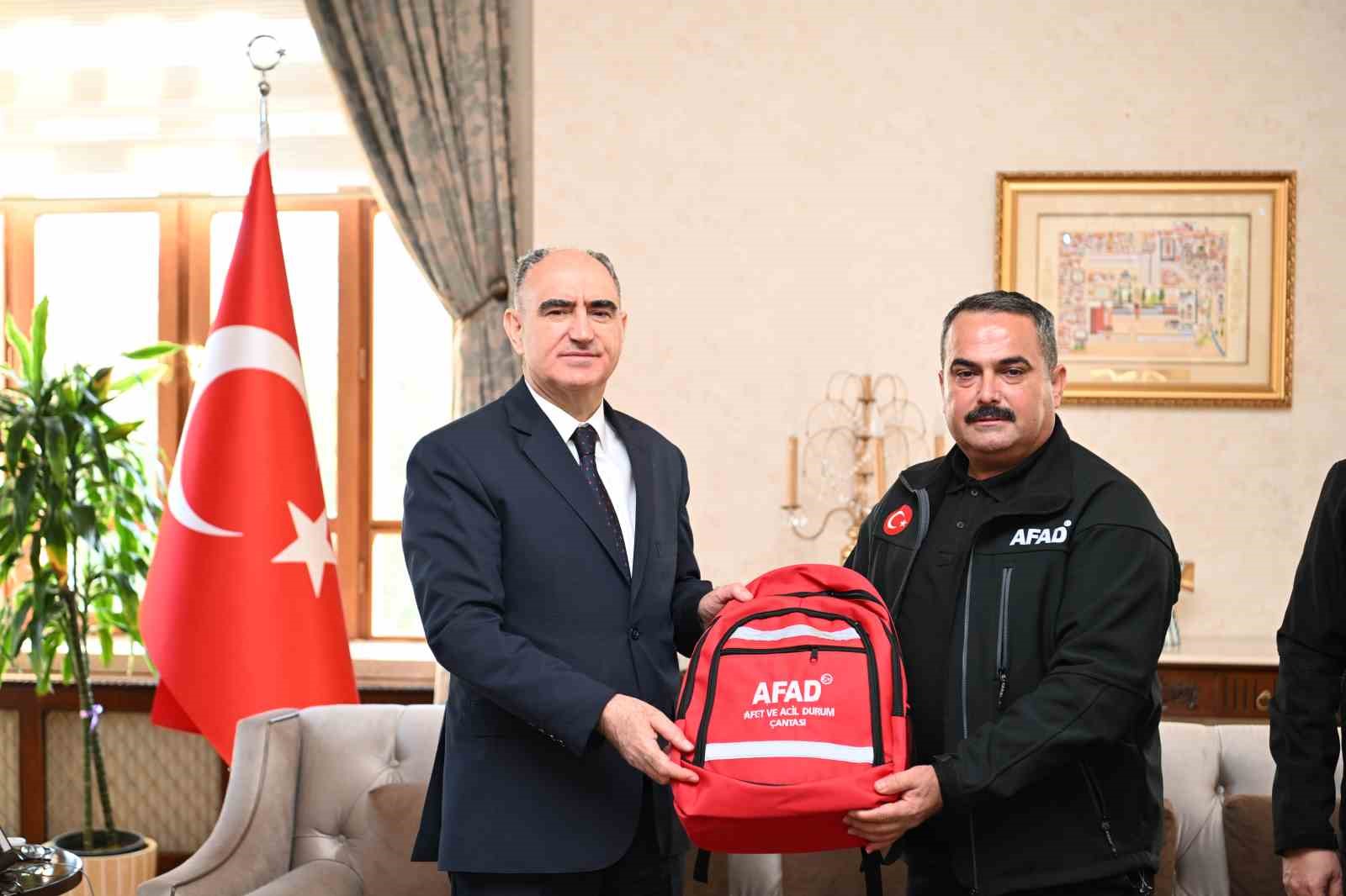 Vali &Ouml;zkan: "İRAP Manisa&rsquo;nın afetlere karşı yol haritası"
