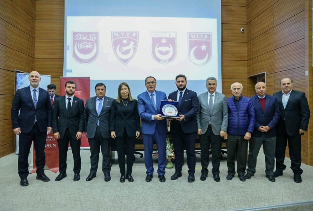 Şeref Malko&ccedil;: "T&uuml;rkiye&rsquo;nin yeni ve sivil bir anayasaya ihtiyacı var"
