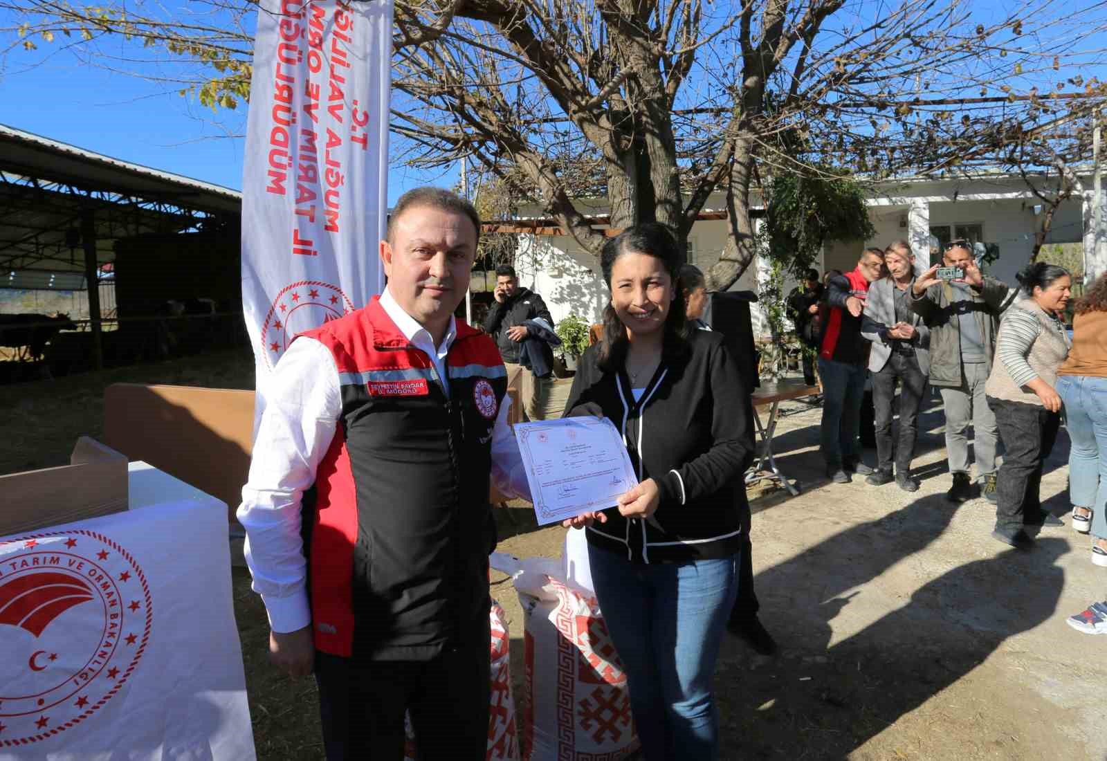 Ortaca&rsquo;da &lsquo;S&uuml;t Sığırcılığı Sağım Hijyeni ve Sanitasyon Sertifikaları&rsquo; dağıtıldı
