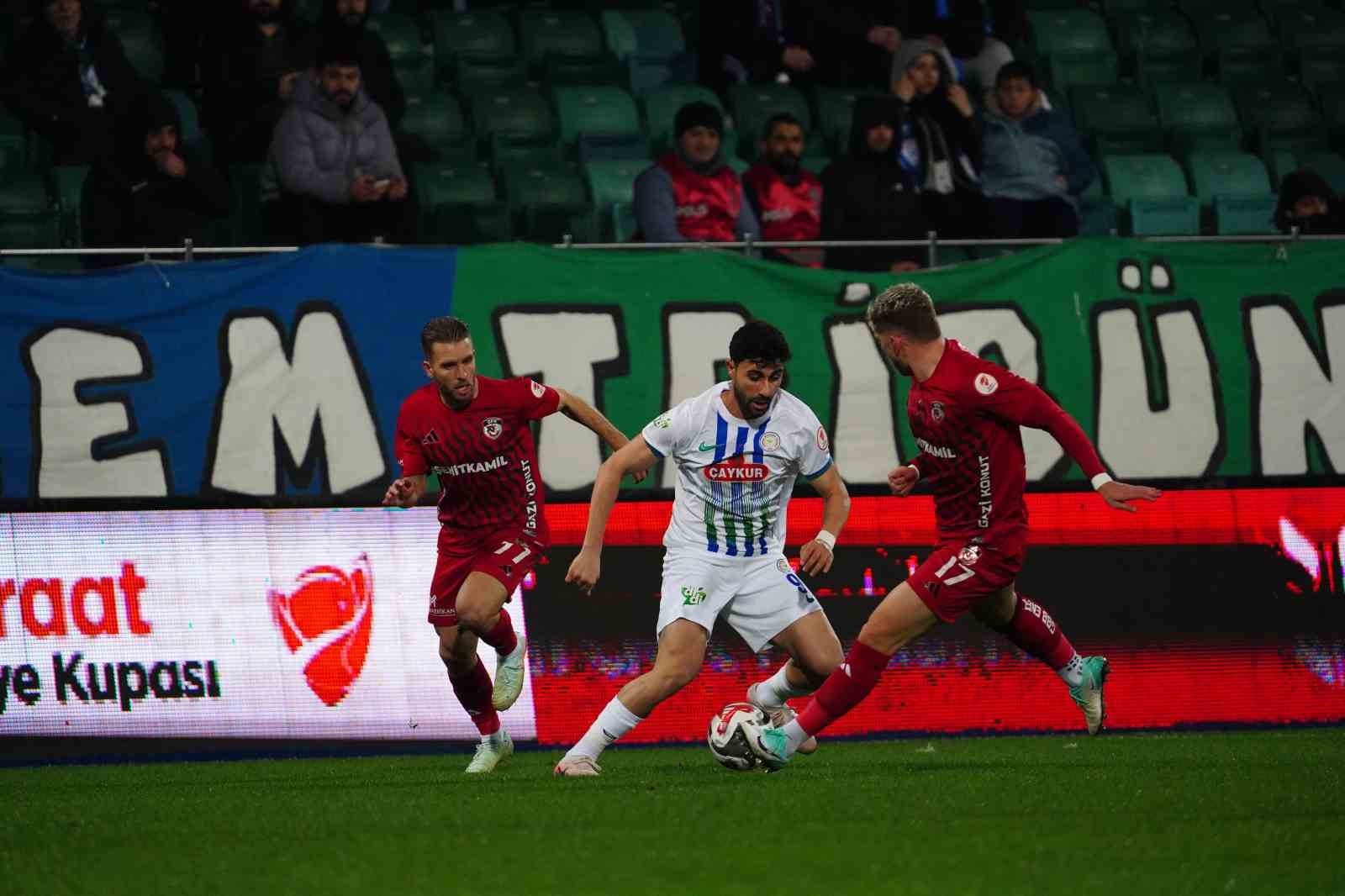 Ziraat T&uuml;rkiye Kupası: &Ccedil;aykur Rizespor: 2 - Gaziantep FK: 1 (İlk yarı)
