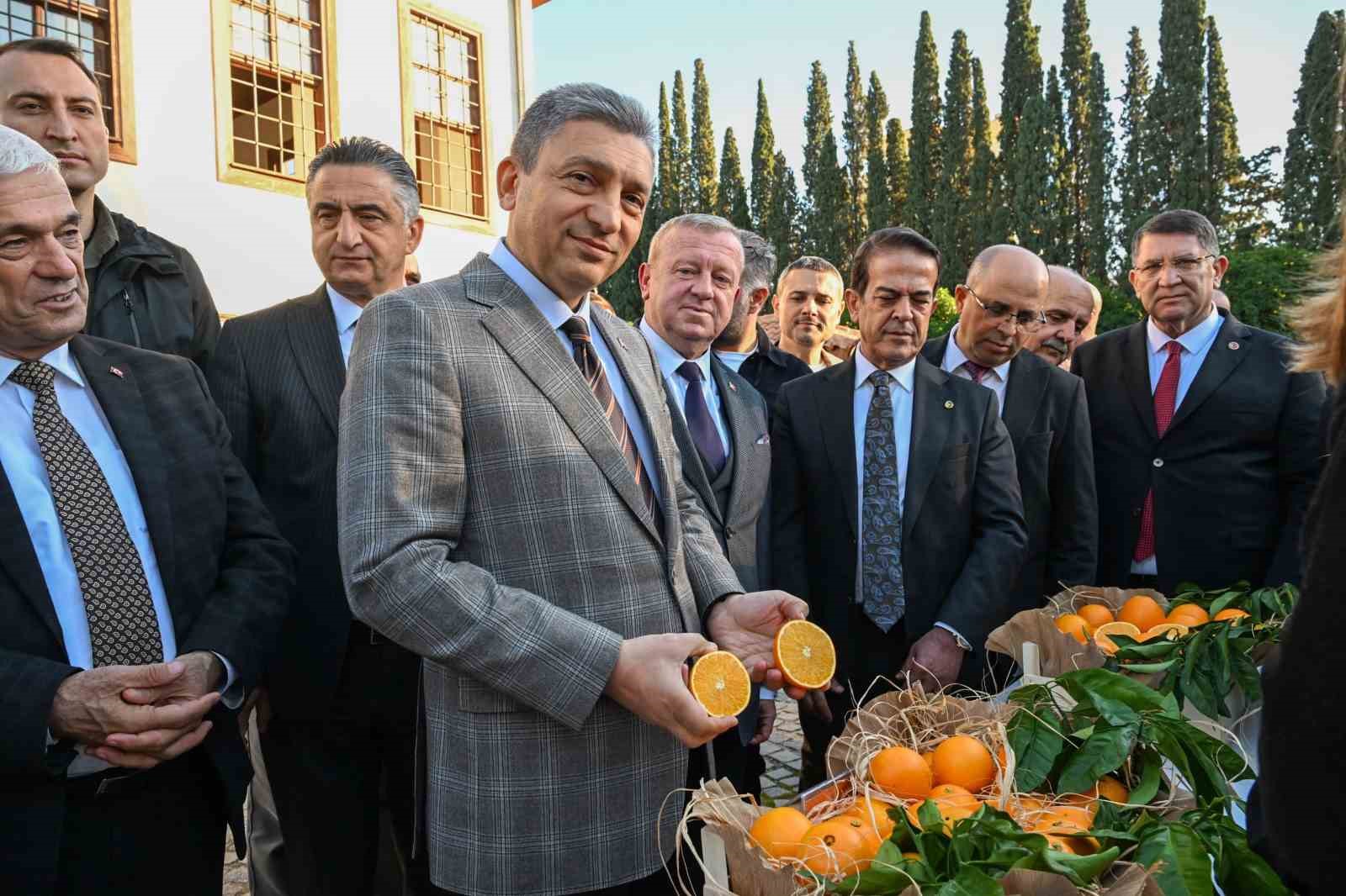 Tescillenip dünya pazarında yerini alan Antalya portakalları tanıtıldı