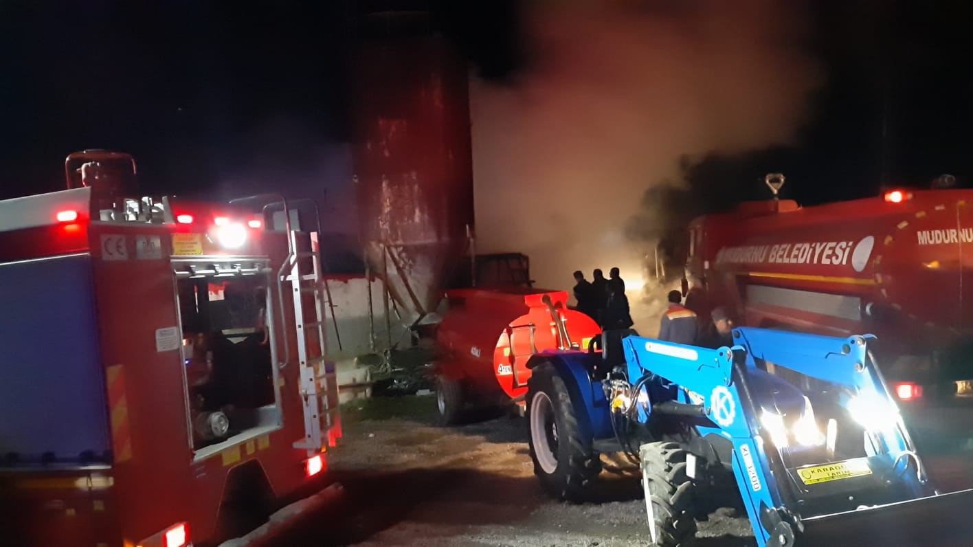 Kümesi alev alev yandı, karşısına geçip "Canımız sağ, ben de yanabilirdim" dedi