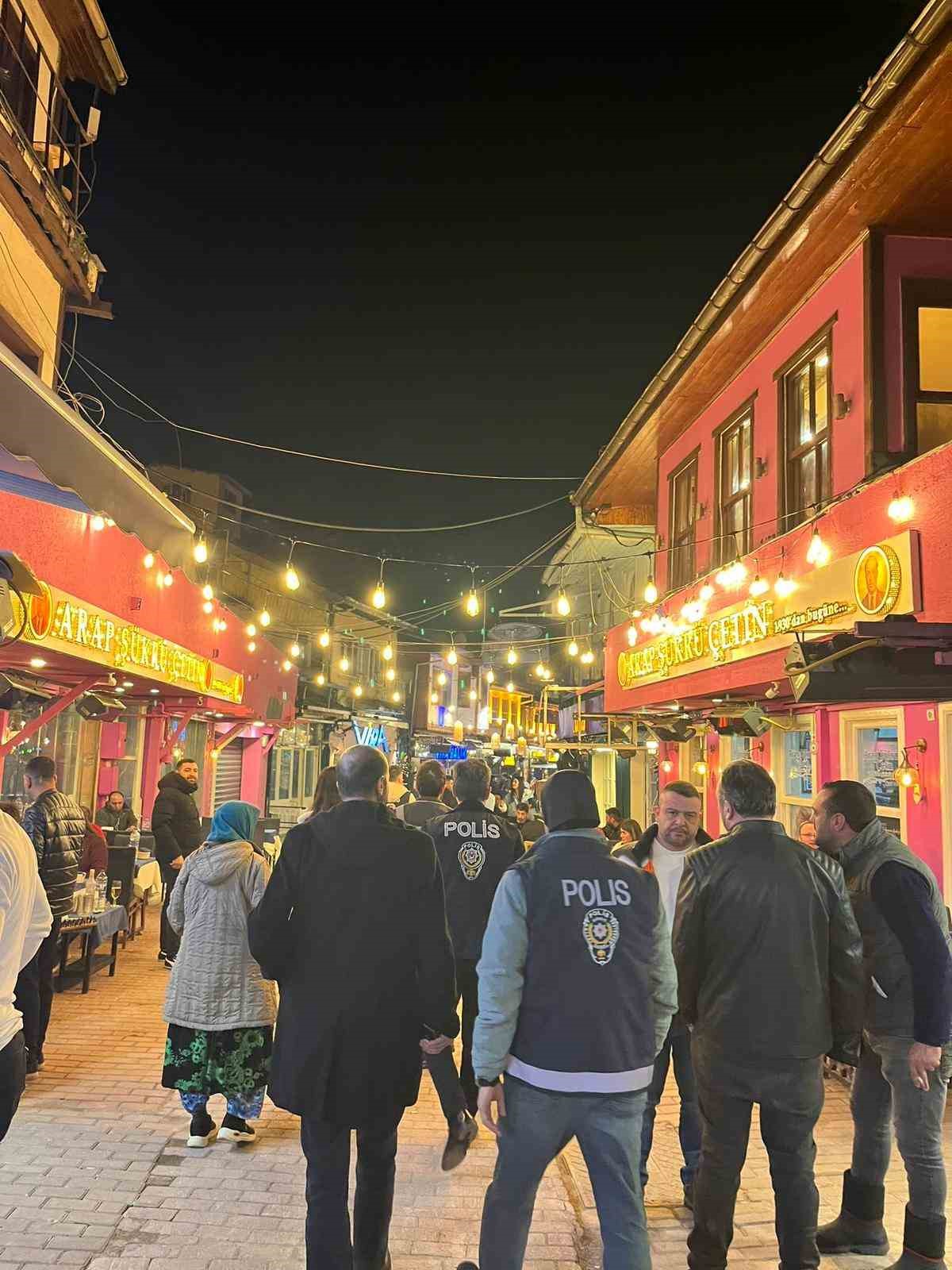 Bursa’da asayiş uygulaması: Aranan şahıslar yakalandı, uyuşturucu madde ele geçirildi