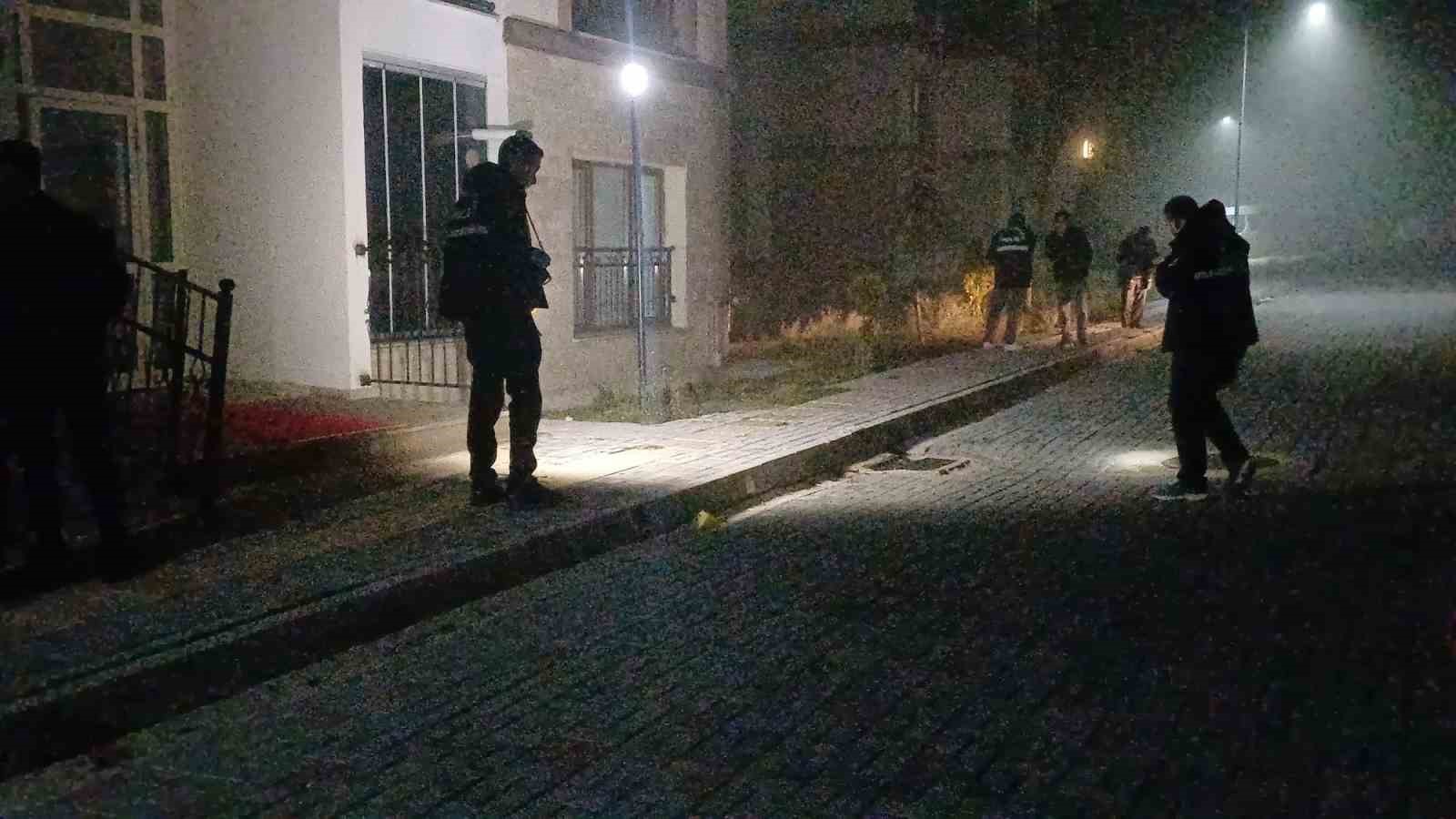 Çorum’da park halindeki otomobil kurşunlandı