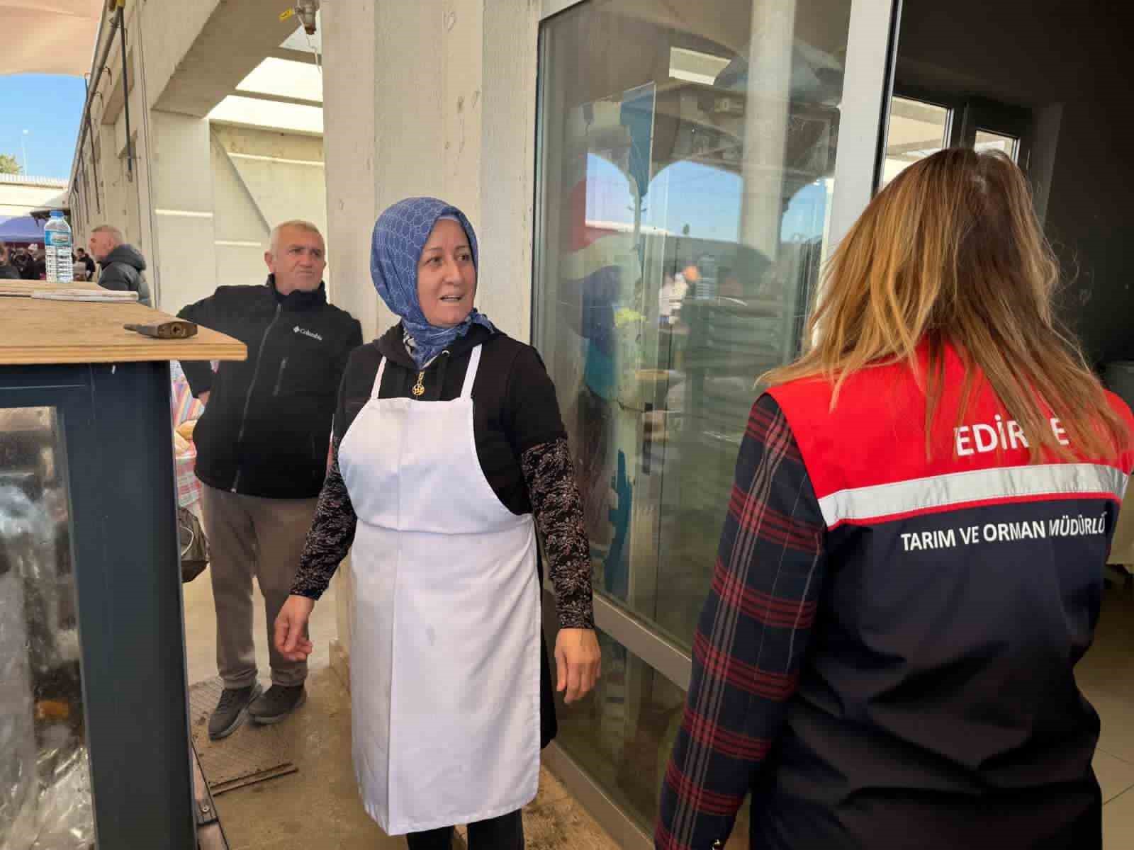 Edirne’de pazar yerinde gıdalar ve fiyatlar kontrol edildi