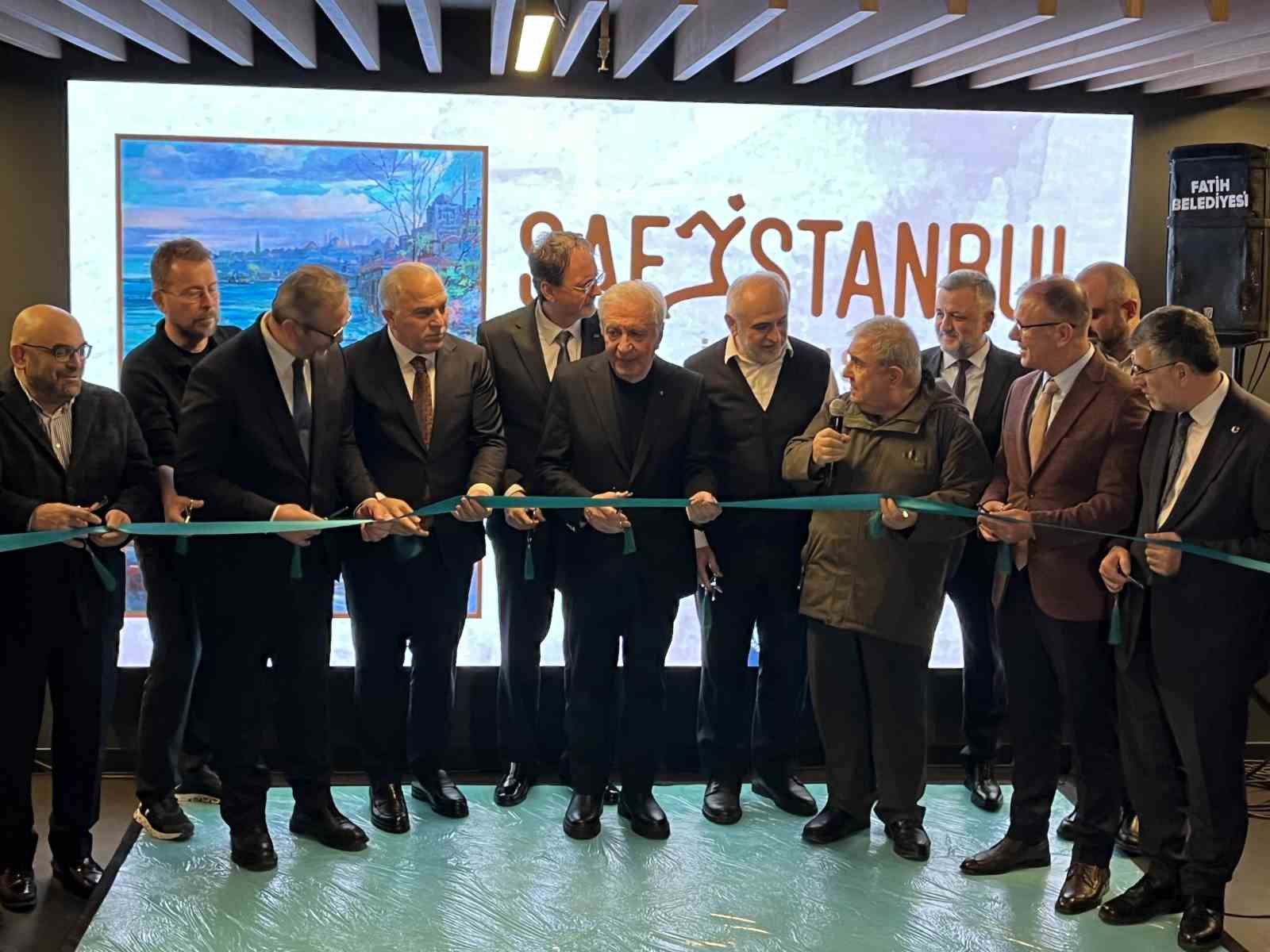 Fatih’te "SafiStanbul-İbrahim Safi Retrospektif Sergisi" sanatseverlerle buluştu