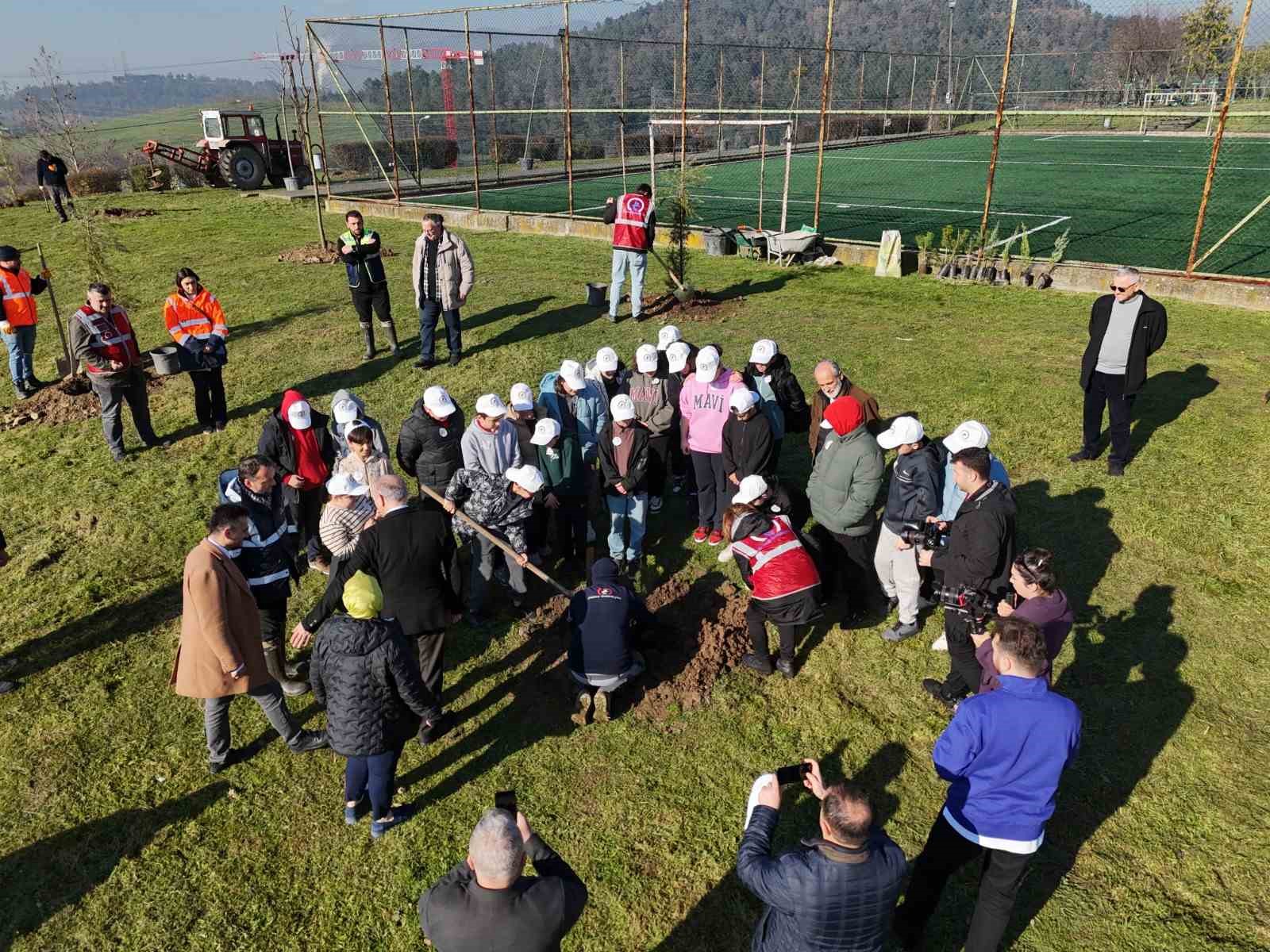 Yeşil Düzce’de fidanlar toprakla buluştu