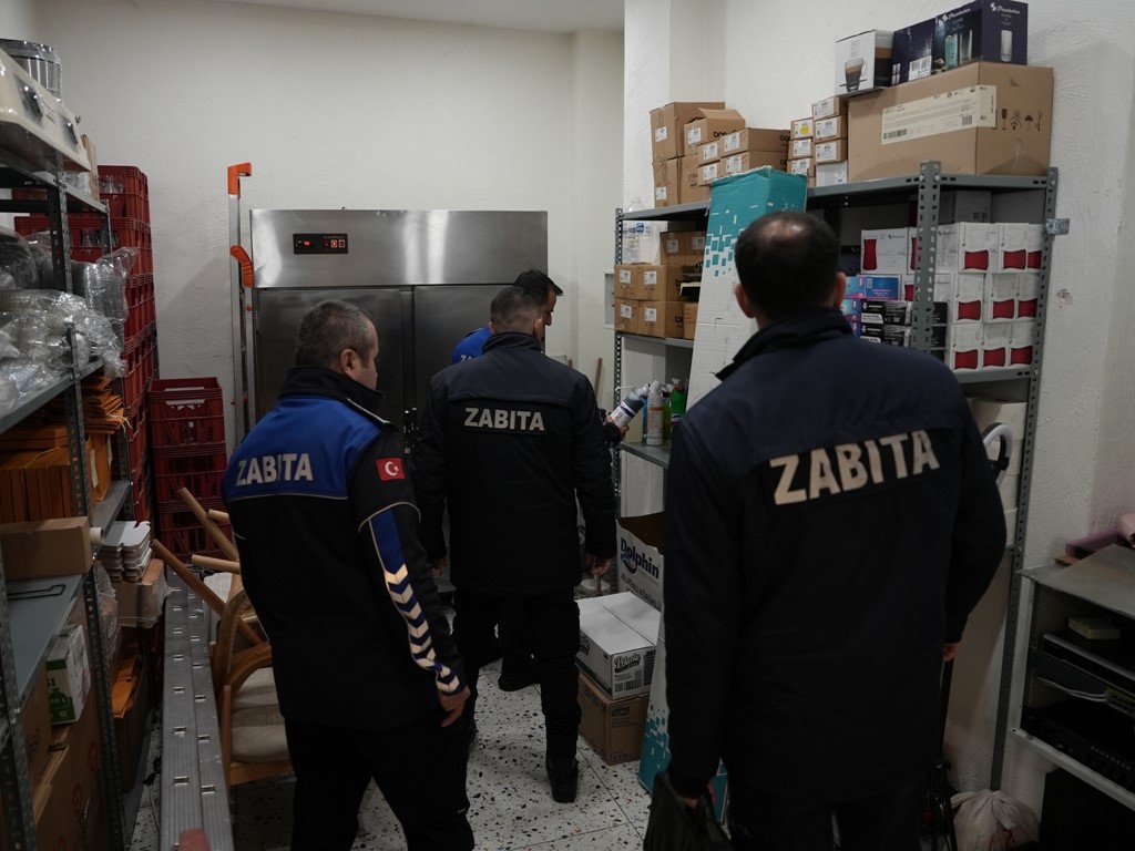 Zabıta ekipleri yılbaşı öncesi tek tek denetledi