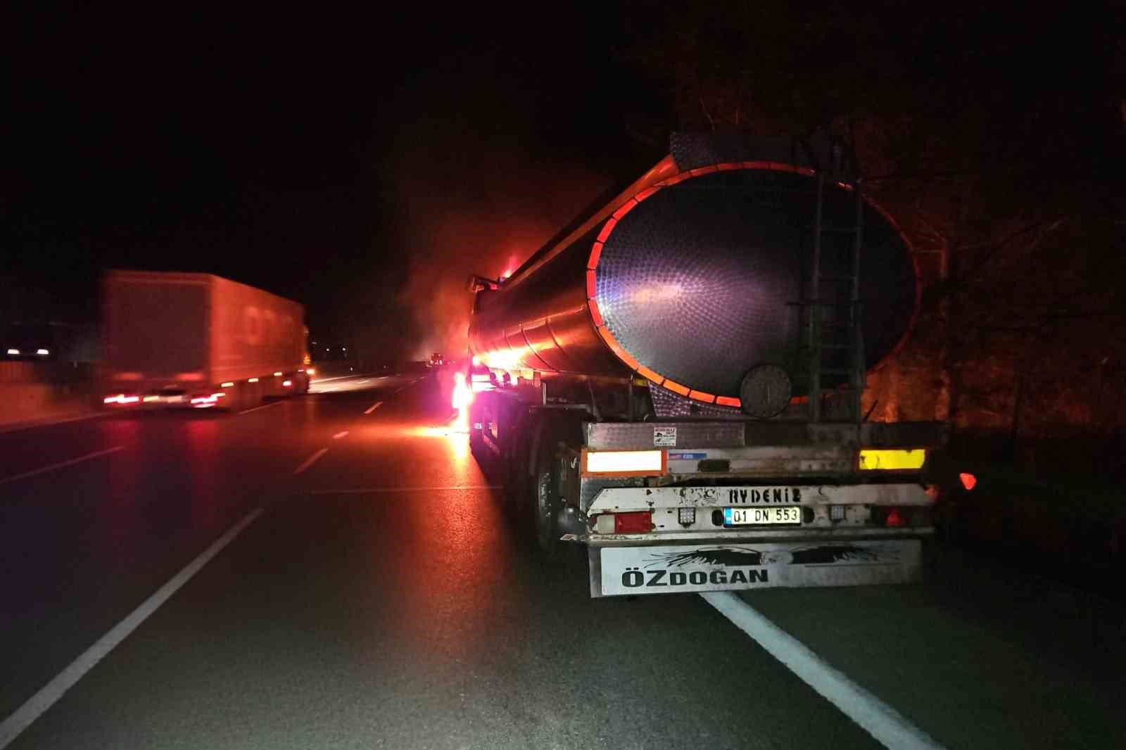 Seyir halindeki tankerde yangın çıktı alevler ormana sıçradı