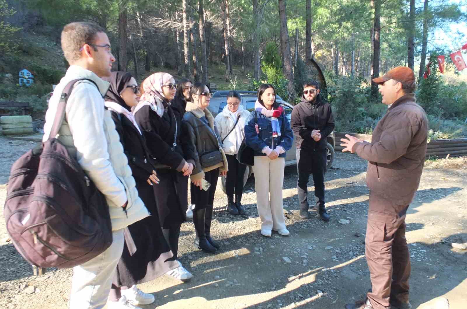 Kazdağlarında Bal Ormanına üniversiteli desteği