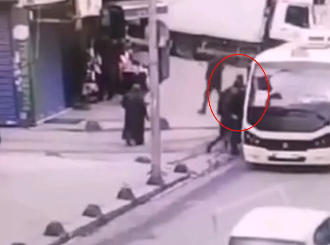 Esenler’de minibüste bir kadının cep telefonu yankesicilik yöntemi ile çalındı