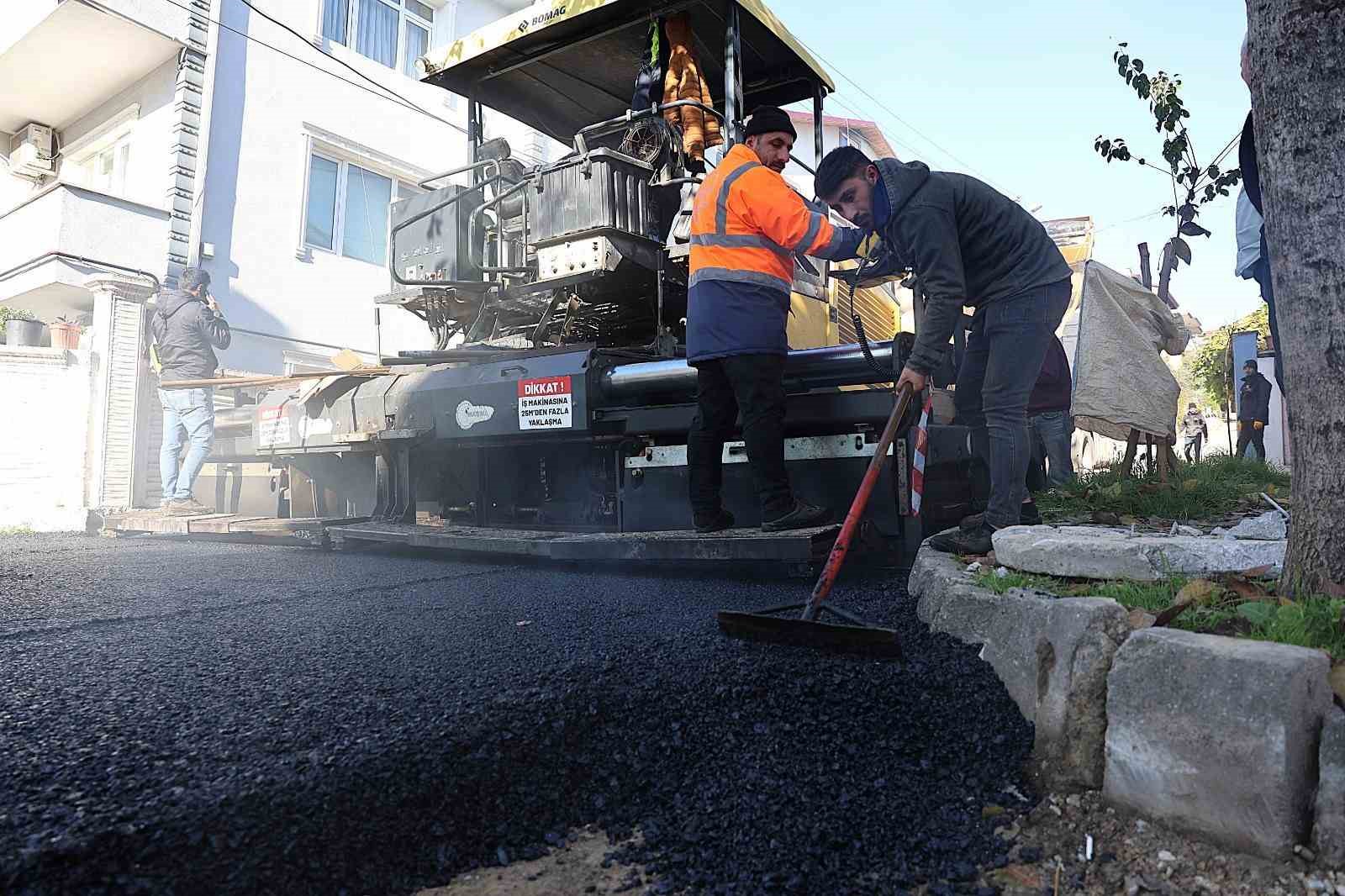 Erenler’de iki mahallede asfalt serim çalışmaları sürüyor