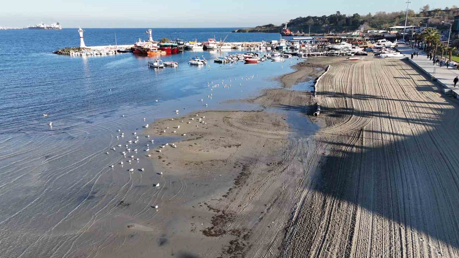 Tekirdağ’da deniz 20 metre çekildi, sahil havadan görüntülendi
