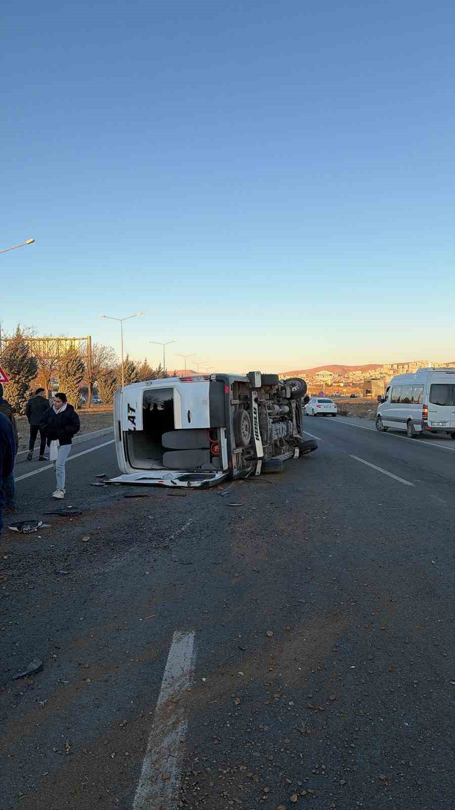 Elazığ’da minibüs ile cip çarpıştı: 2 yaralı