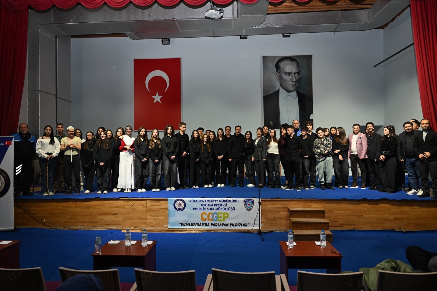 Kütahya’da parlayan yıldızlar sahne aldı