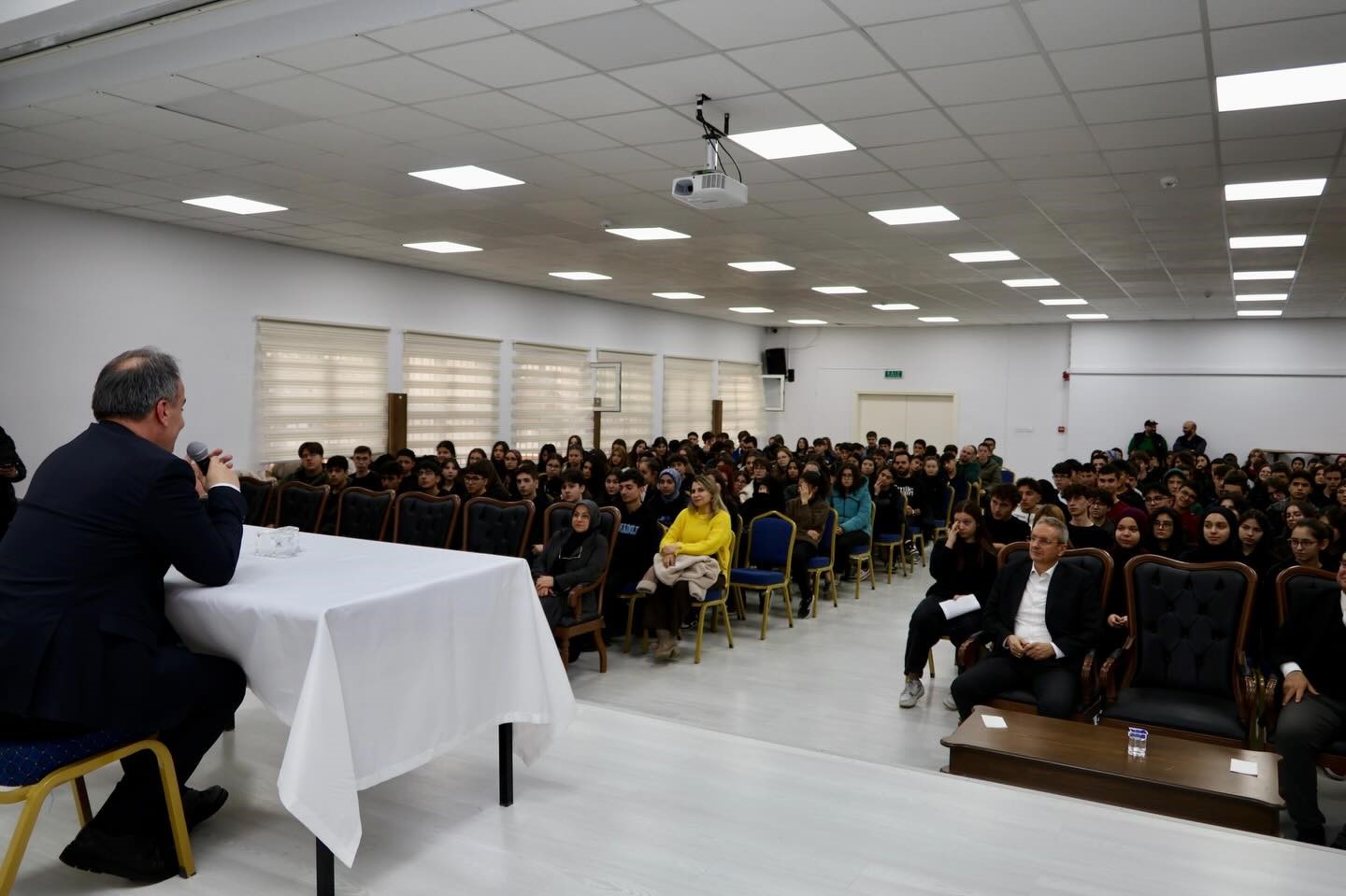 Bilecik&rsquo;te Fen Lisesinde kariyer g&uuml;nlerine yoğun ilgi
