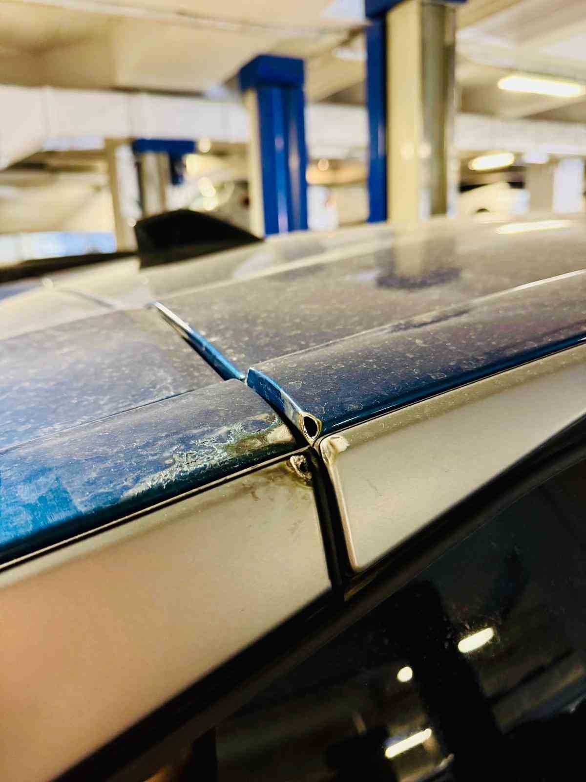 Elektrikli otomobilin yakınına yıldırım d&uuml;şt&uuml;, milyonluk ara&ccedil; &rsquo;hurda&rsquo; oldu
