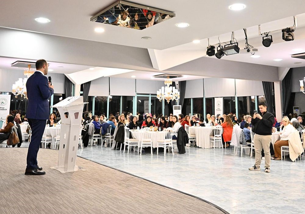 Başkan Vekili Karadeniz, Okul Aile Birliği Temsilcileriyle buluştu