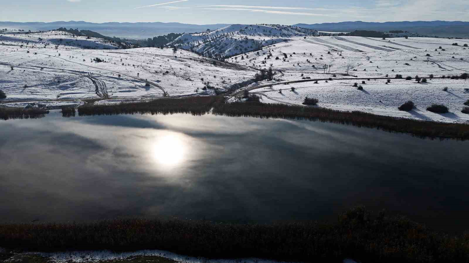 Kar ve güneş kartpostallık görüntüler oluşturdu