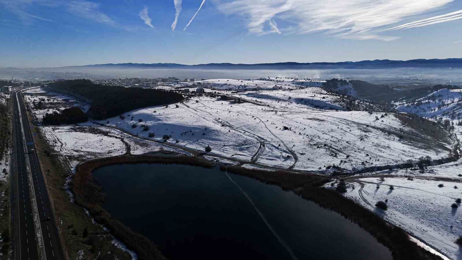 Kar ve güneş kartpostallık görüntüler oluşturdu