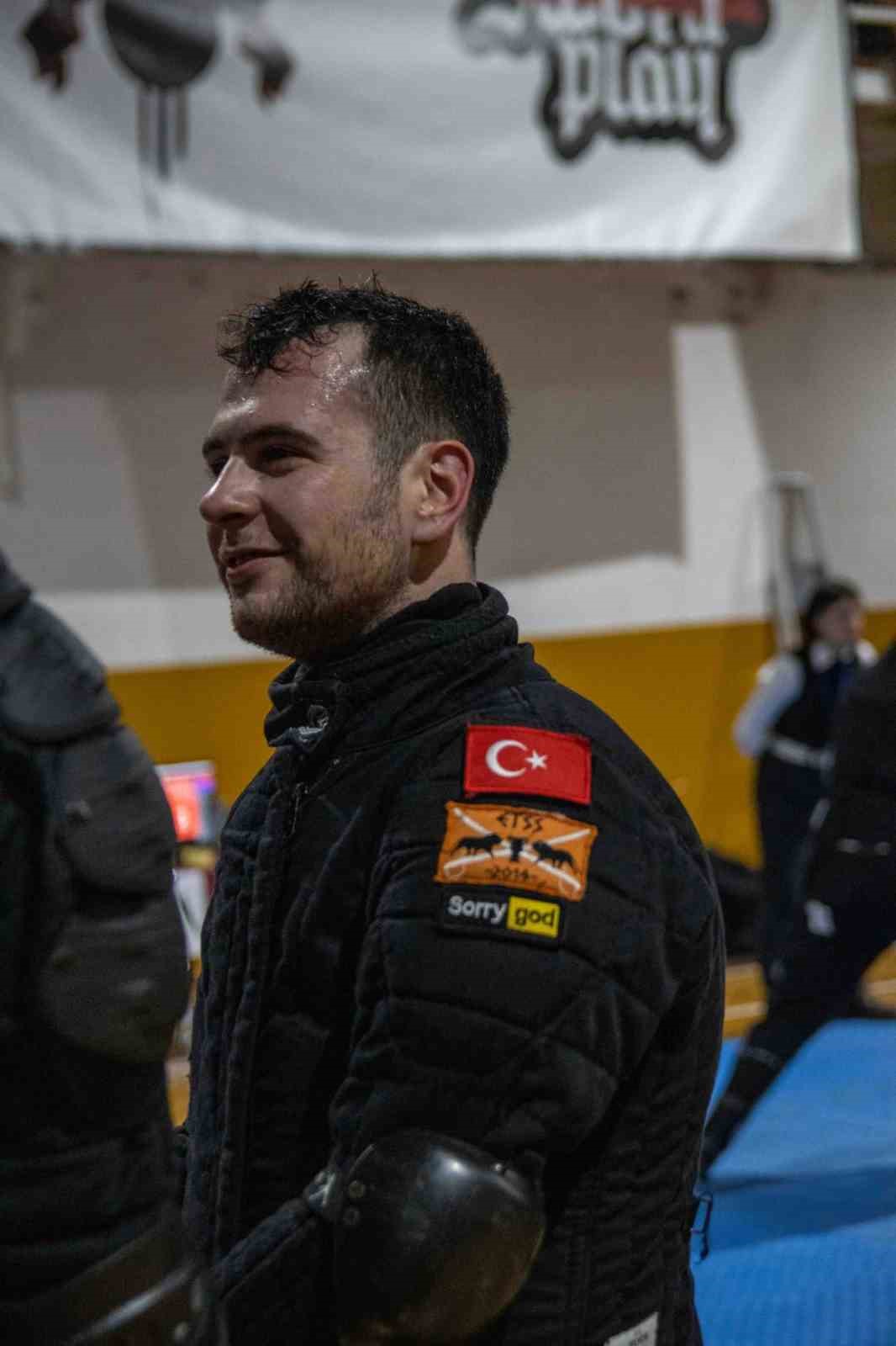 Eskişehirli sporcu, uzun kılıç kategorisinde 3. oldu