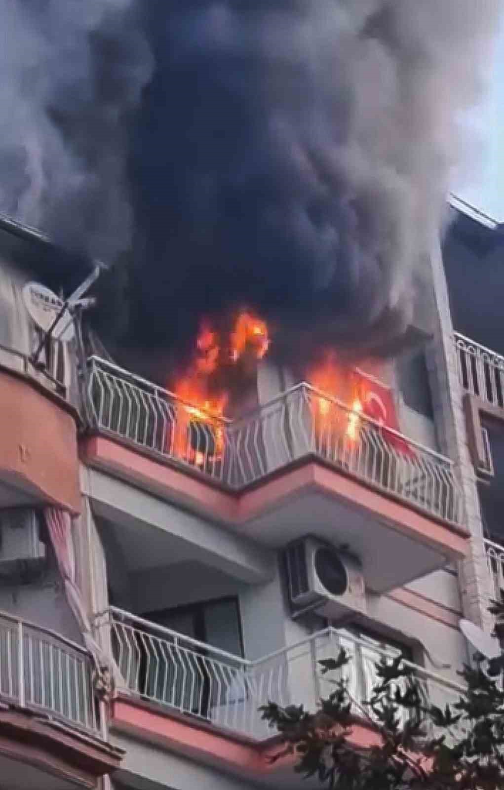 Manisa’da ev yangını: 6 kedi telef oldu