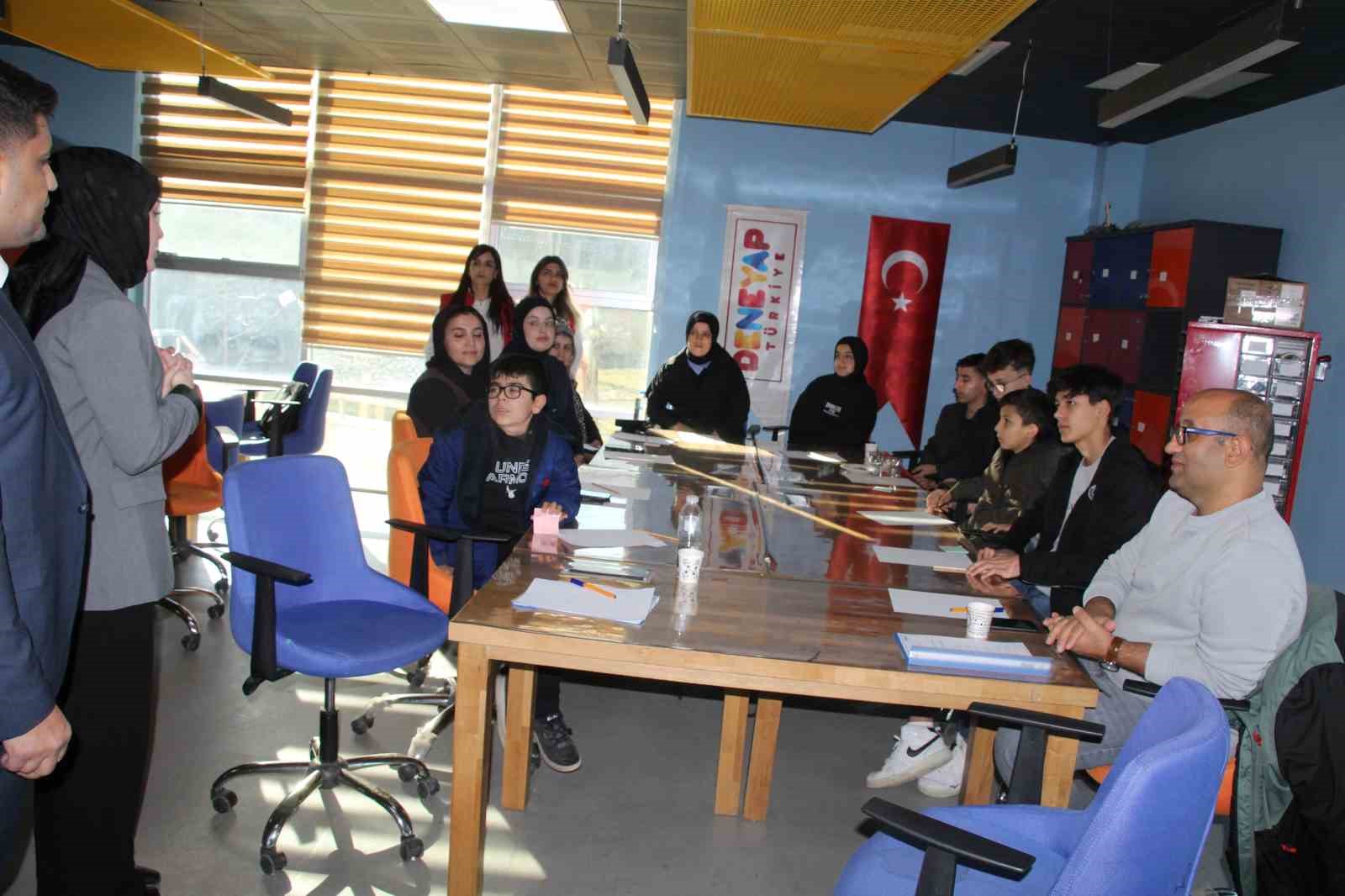 Şırnak’ta gençler için Deneyap Çalıştayı