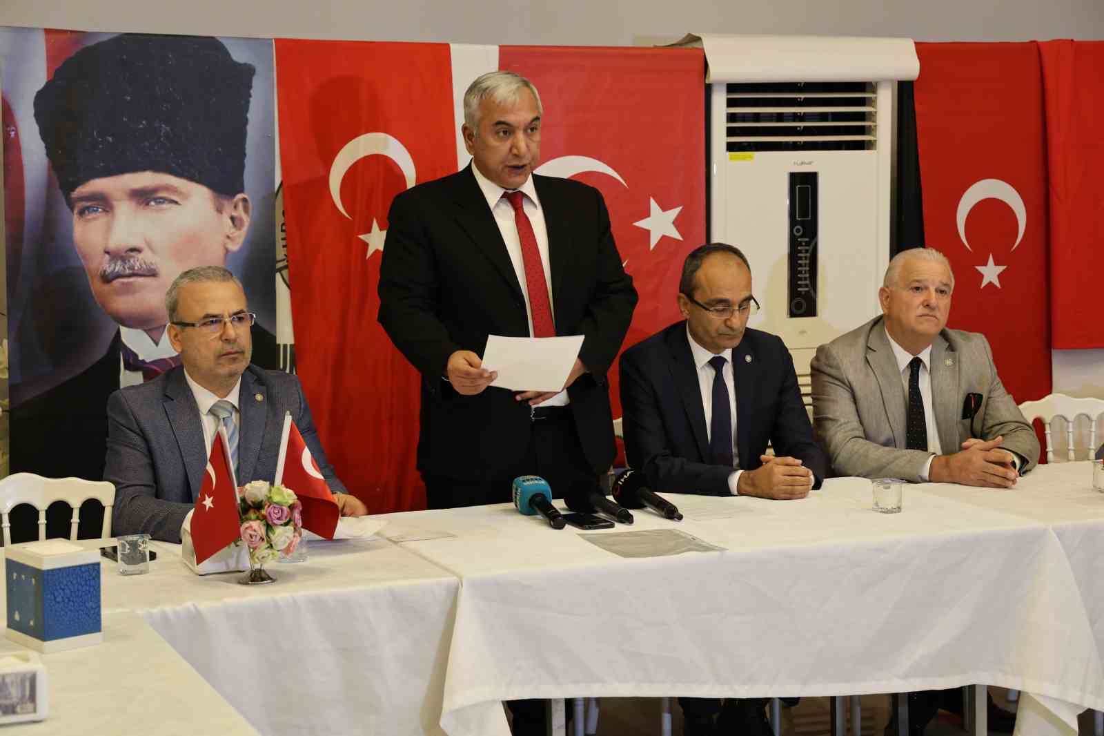 İYİ Parti’den 5 ilçe başkanı istifa etti